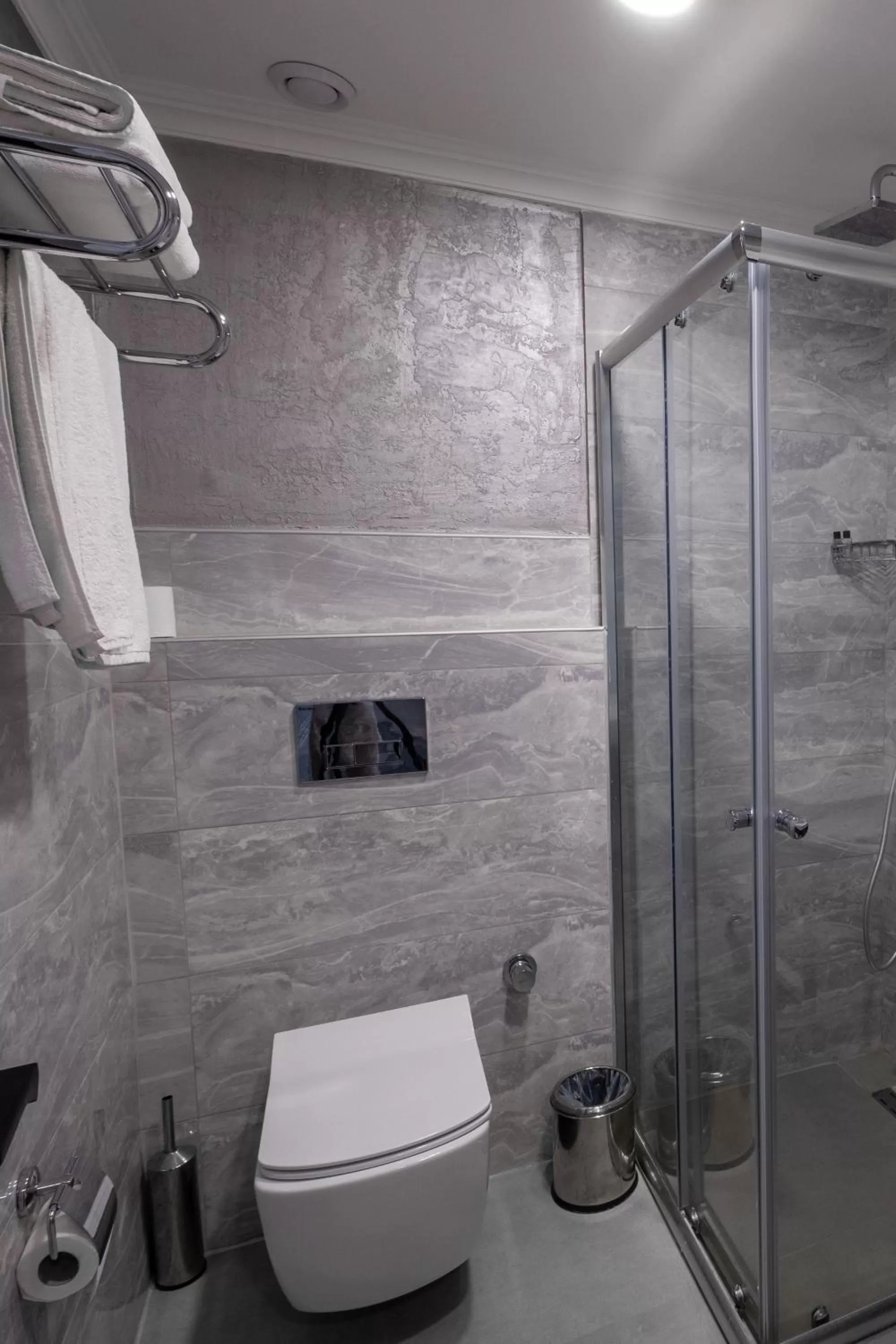 Shower, Bathroom in Avion Suite Hotel