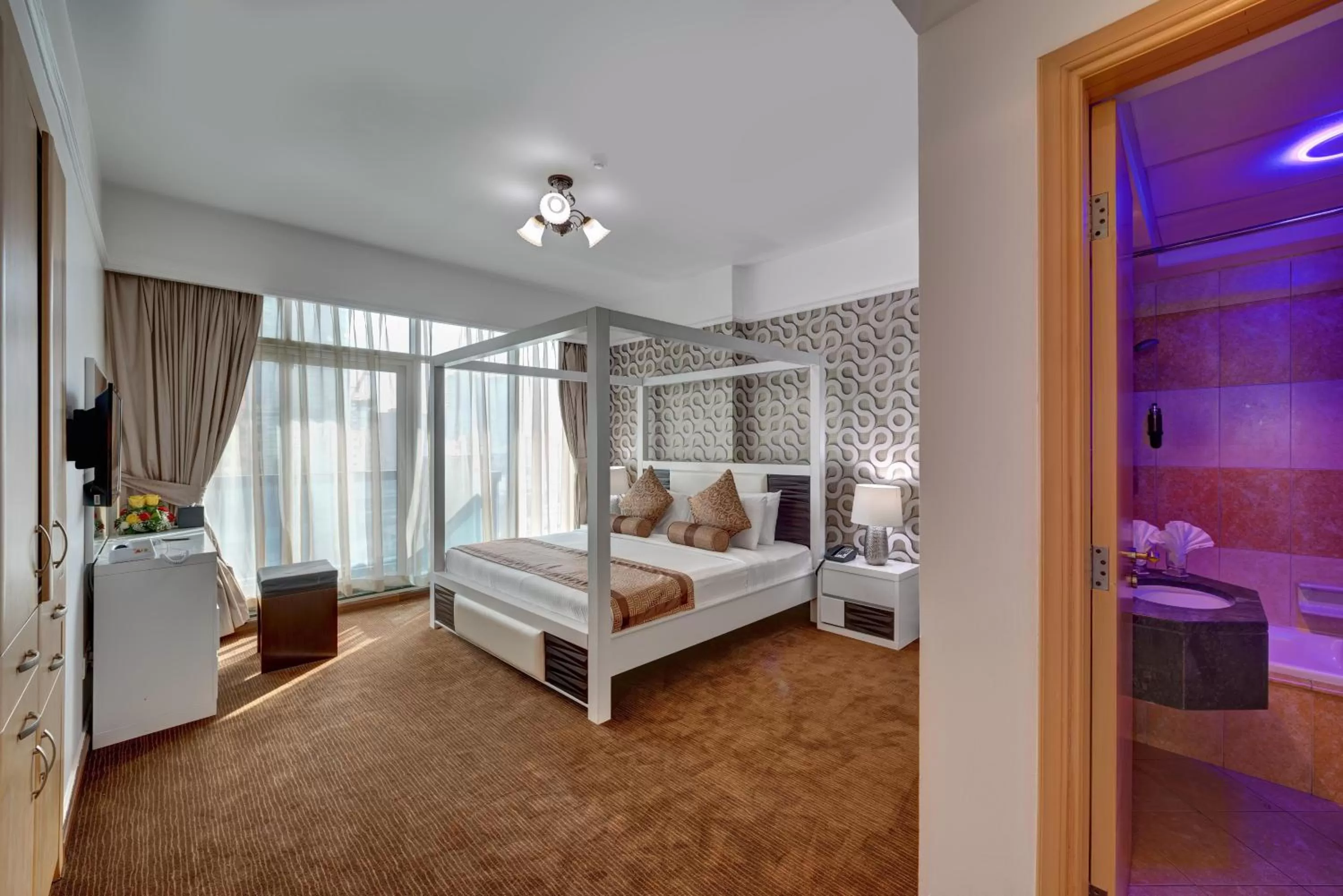 Bedroom, Bed in Emirates Grand Hotel