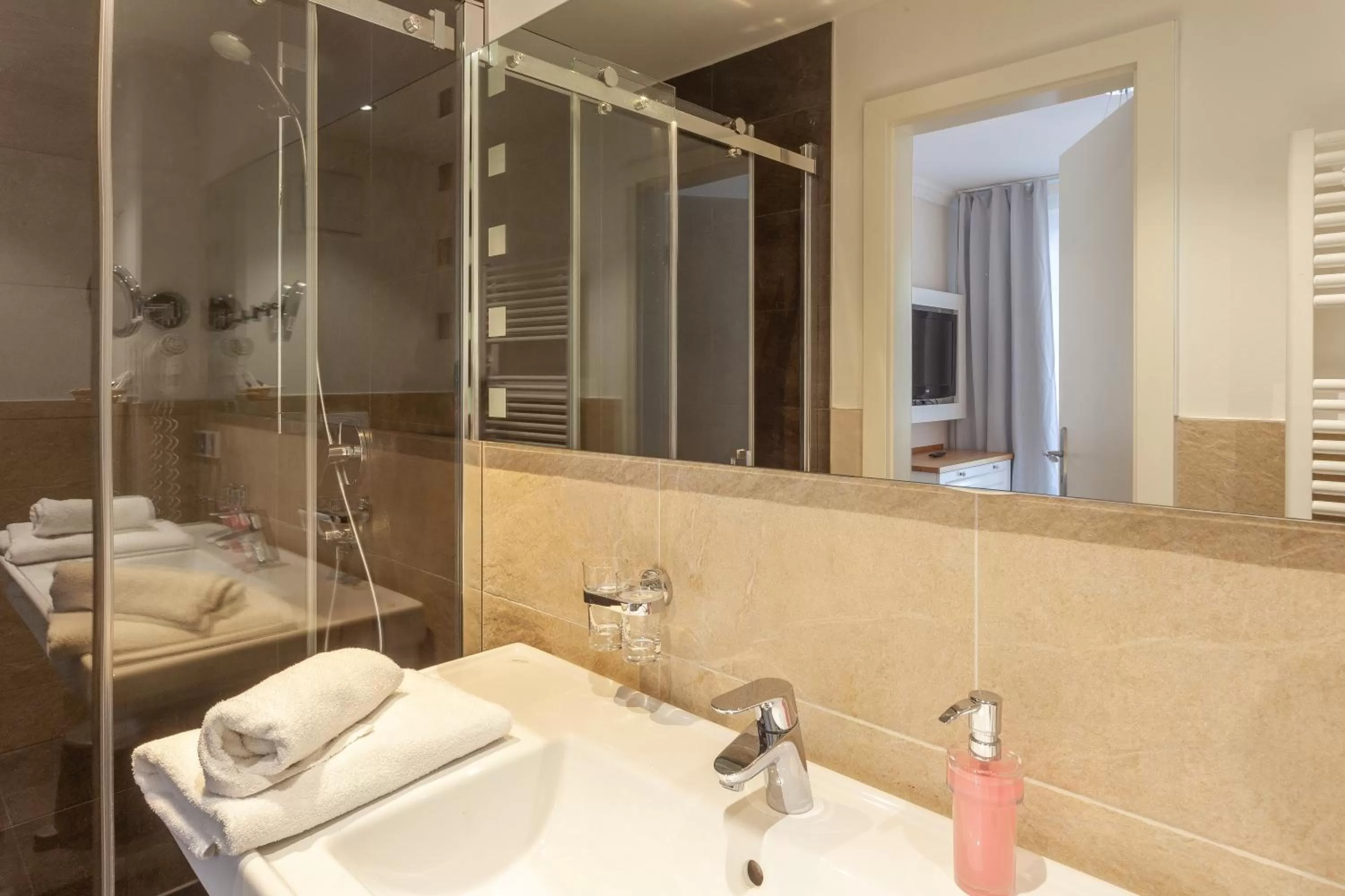 Bathroom in Hotel Vier Jahreszeiten Binz