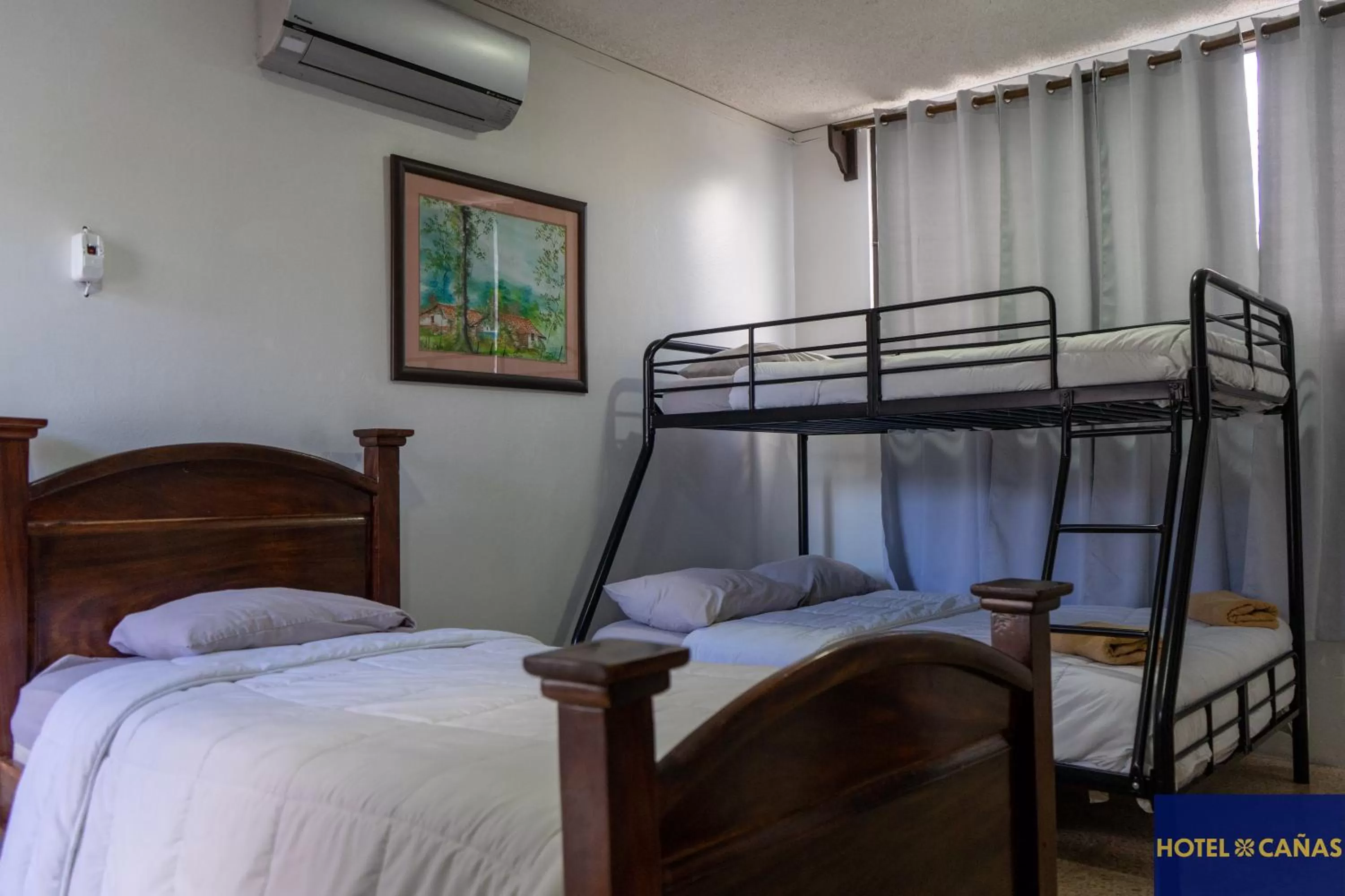 bunk bed in Hotel Cañas