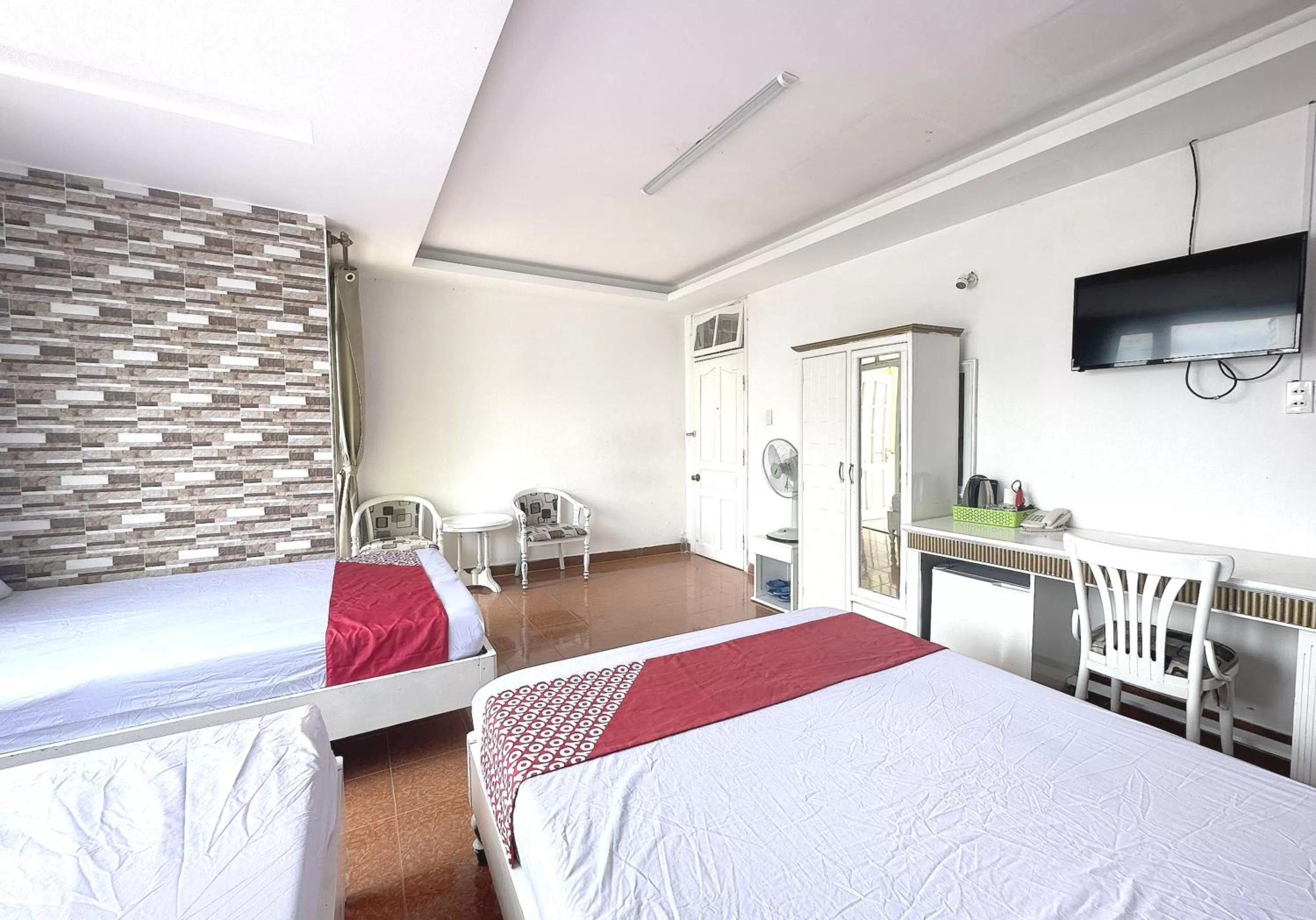 TV and multimedia, Bed in OYO 1196 Le Vu Hotel