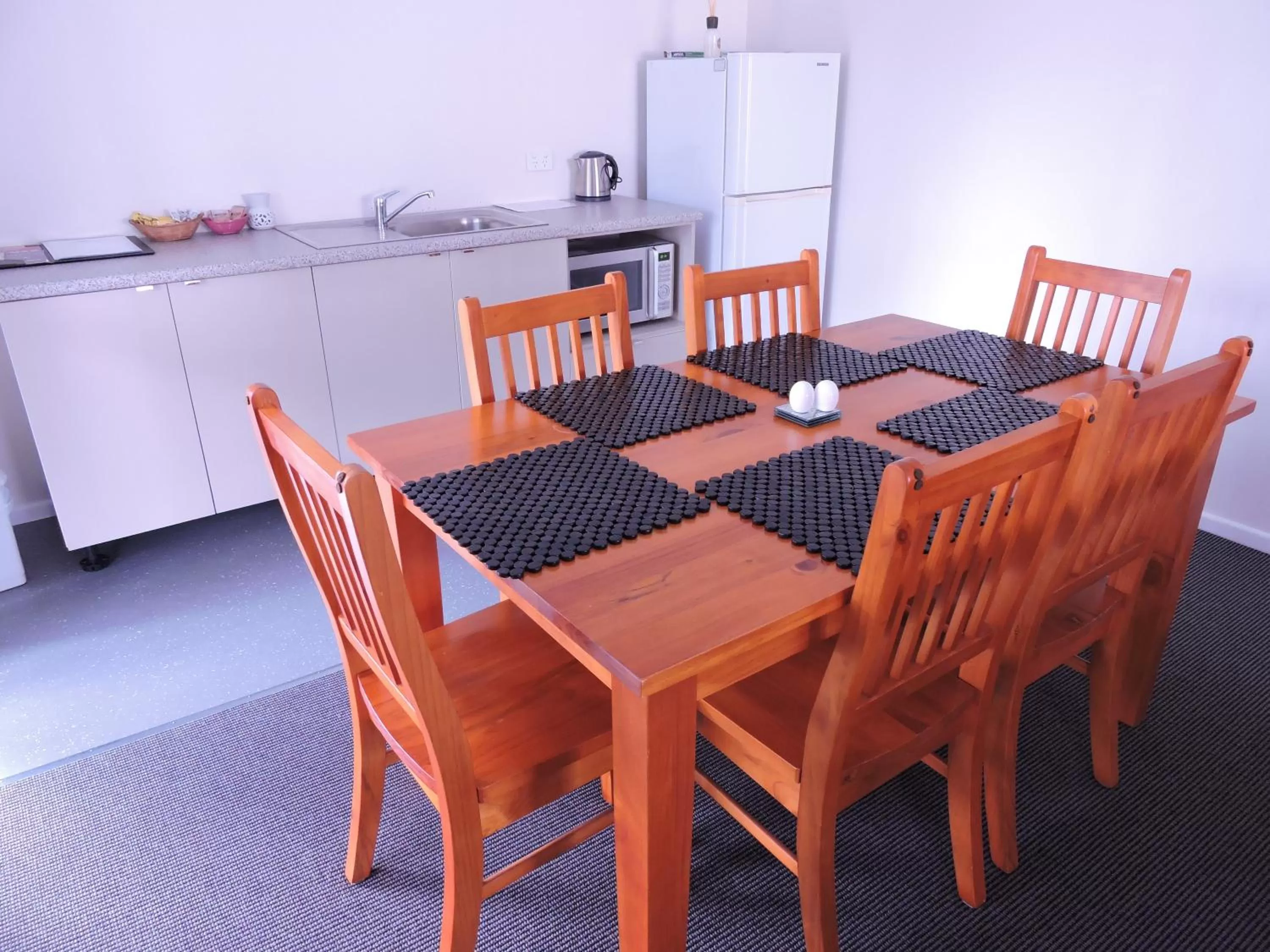 Dining area in Coffs Shearwater Motel