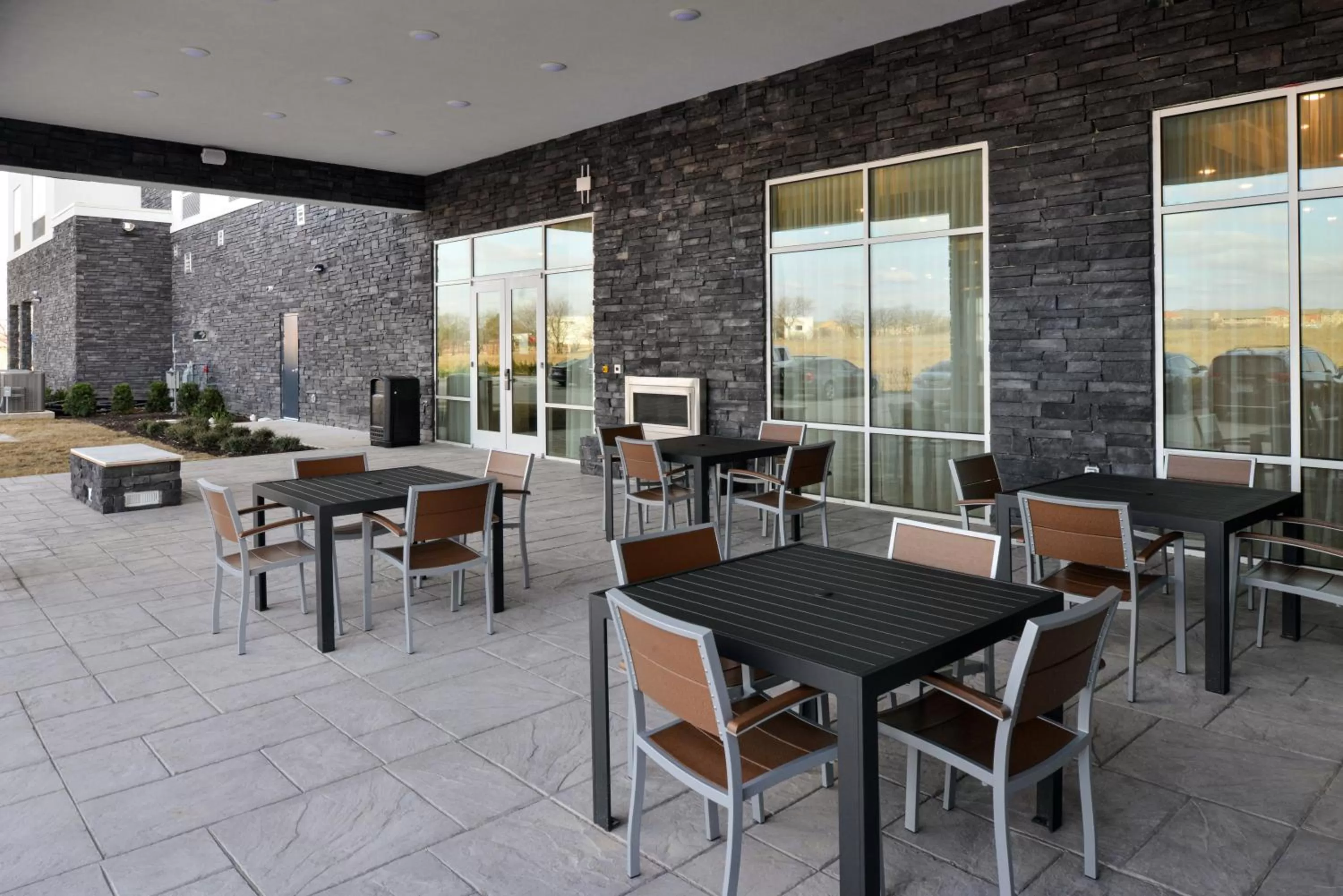 Property building in Holiday Inn Fort Worth - Alliance by IHG