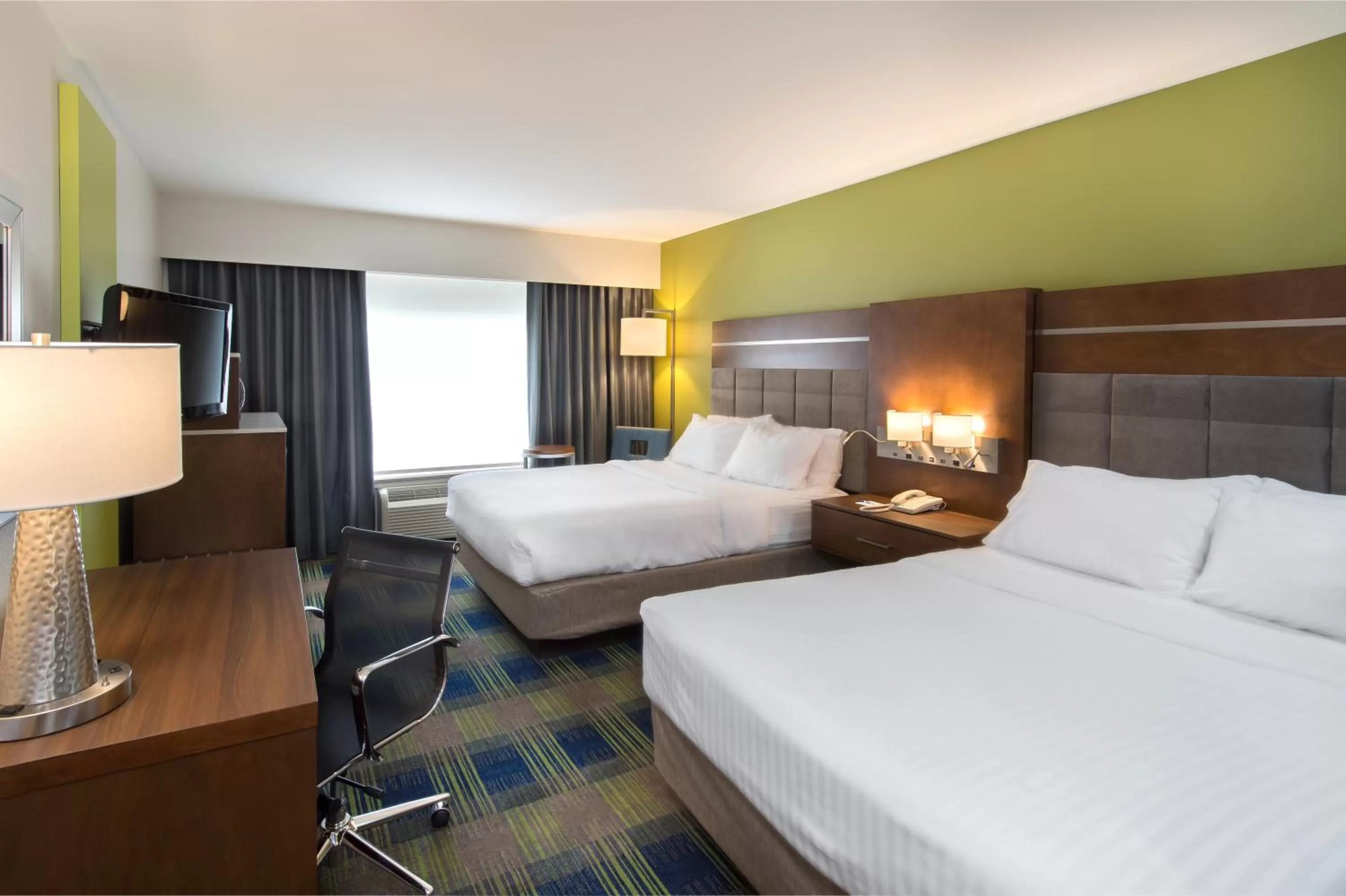 Photo of the whole room, Bed in Holiday Inn Express Hotel & Suites Clifton Park by IHG