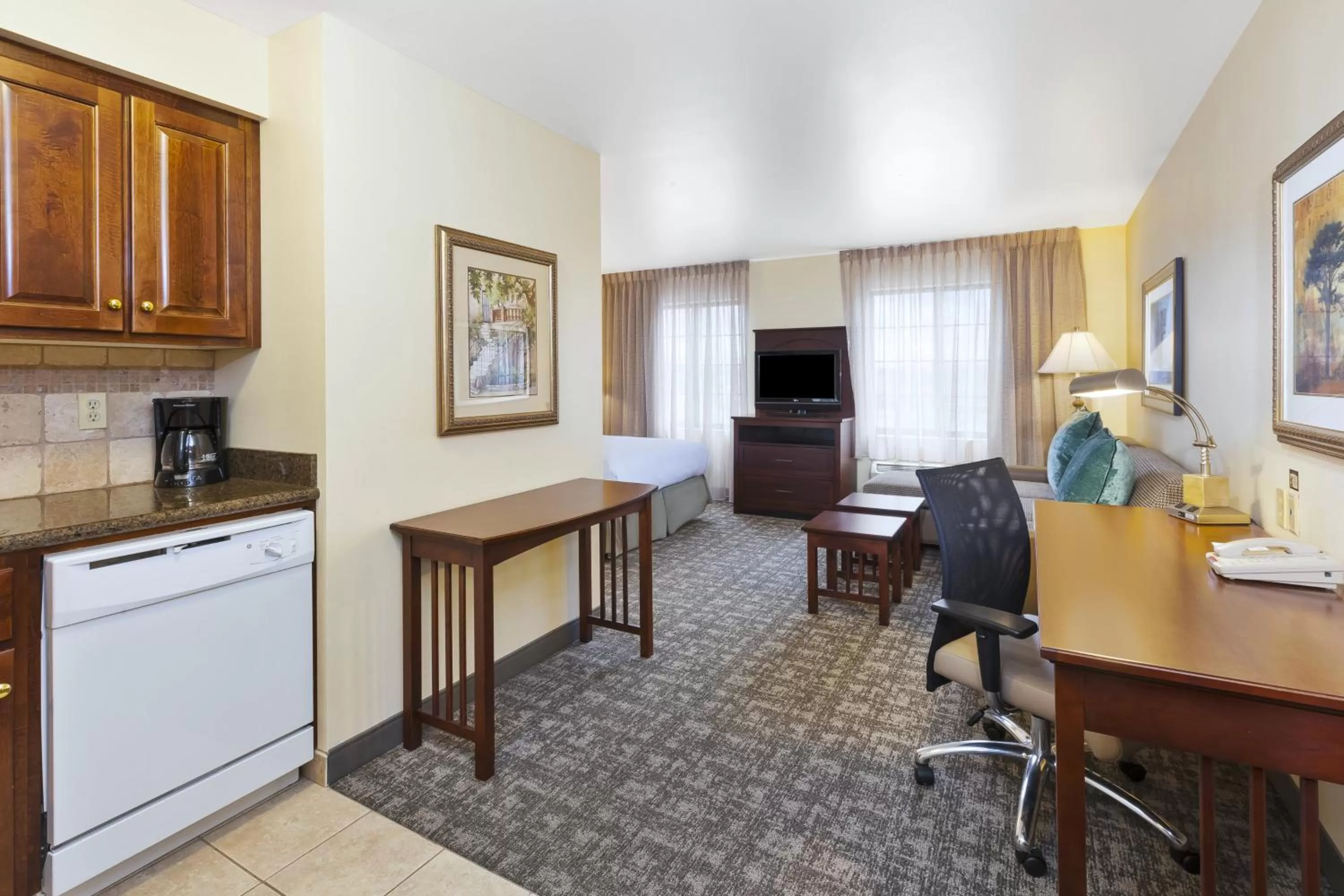 Photo of the whole room in Staybridge Suites Lansing-Okemos by IHG