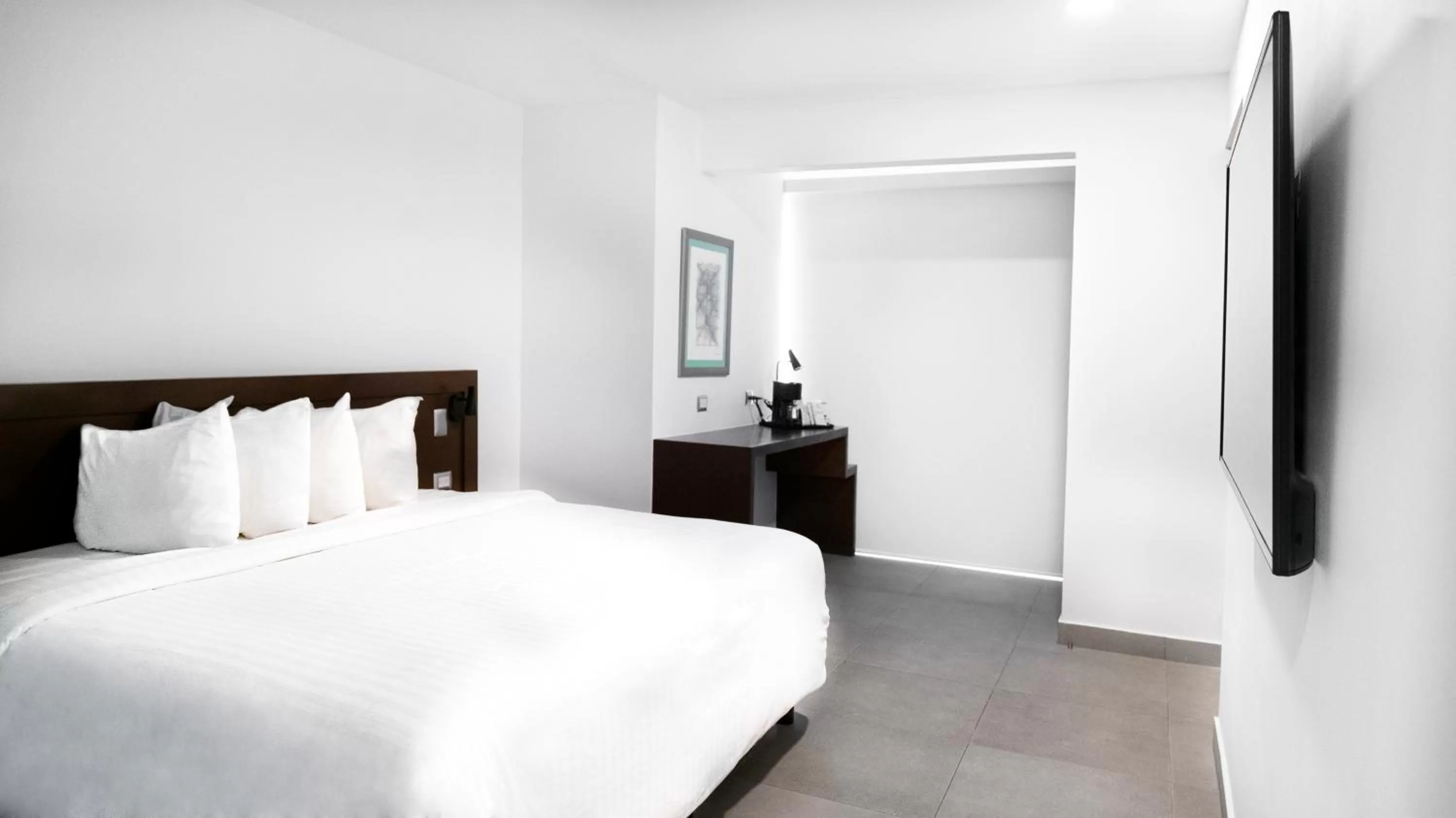 TV and multimedia in Park Inn by Radisson Mazatlan