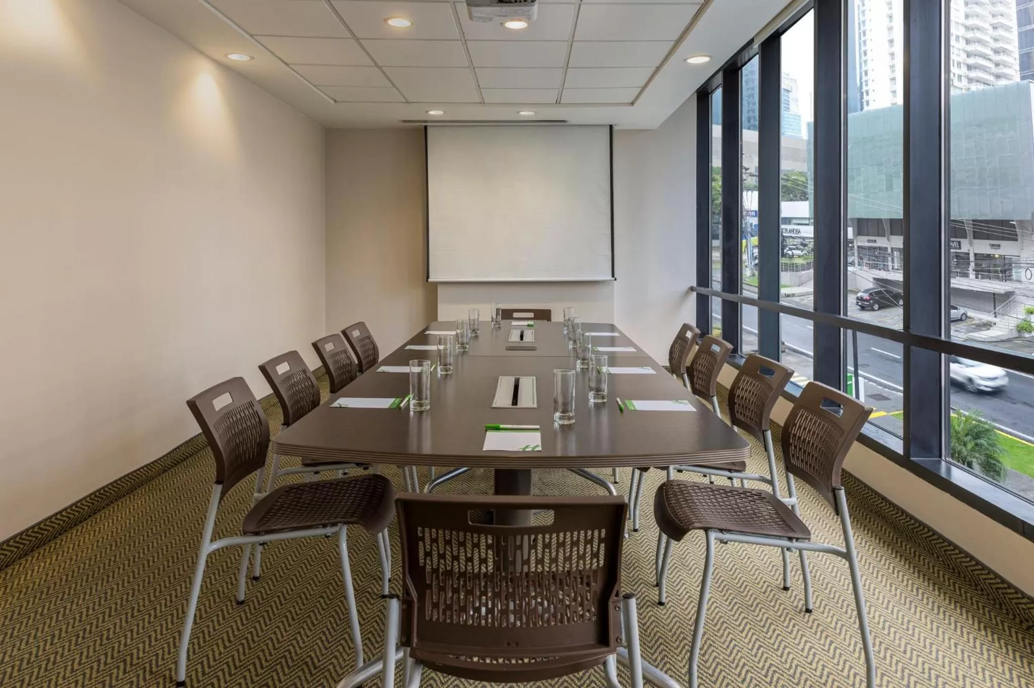 Meeting/conference room in Holiday Inn Panama Distrito Financiero by IHG