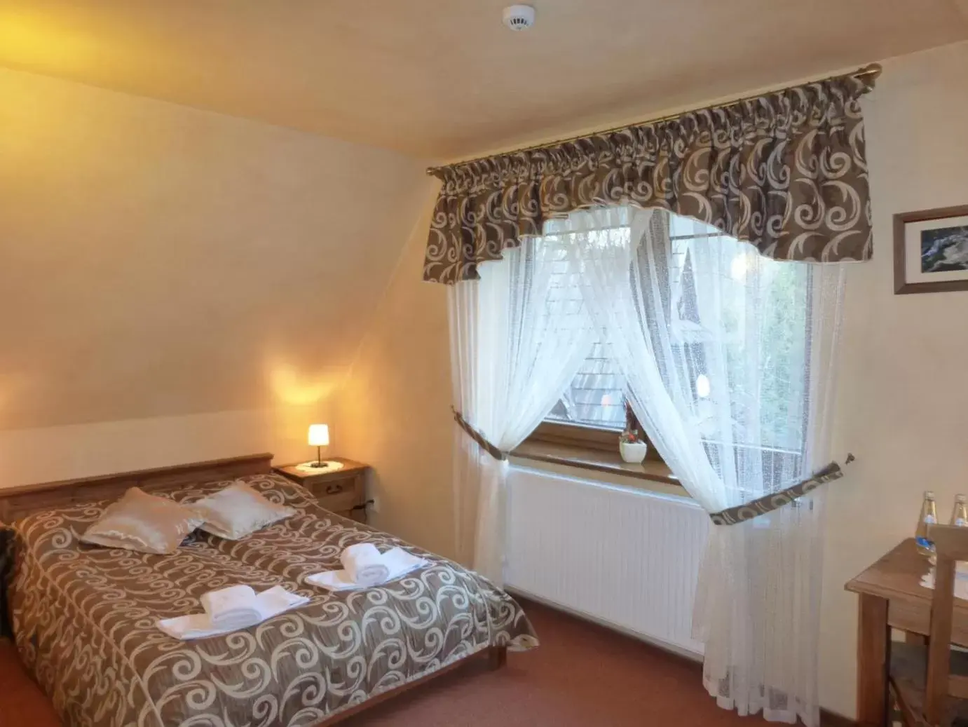 Double Room in Hotel Dwór Karolówka Double Room in Hotel Dwór Karolówka