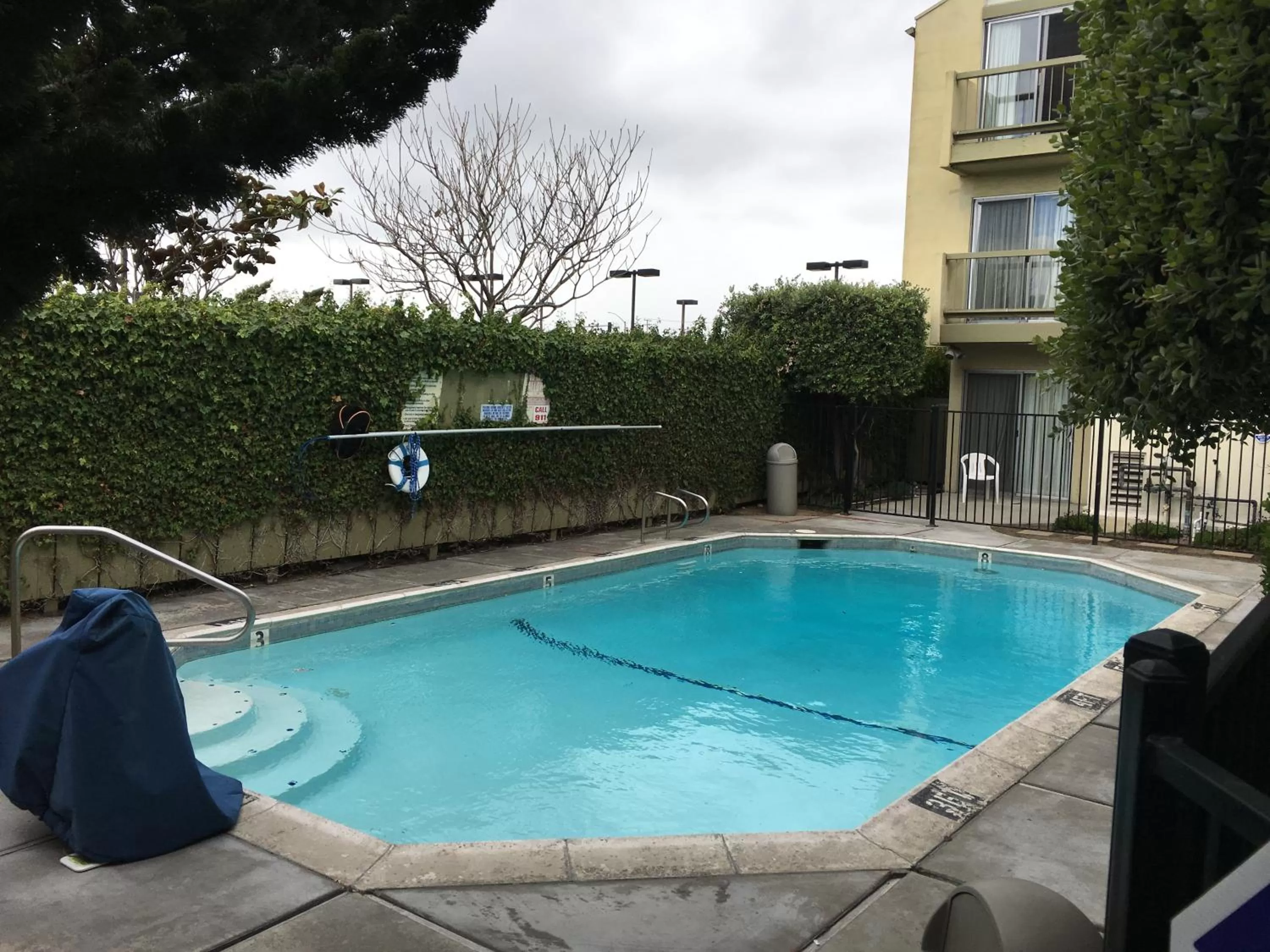 Swimming pool in Sand Dollar Inn
