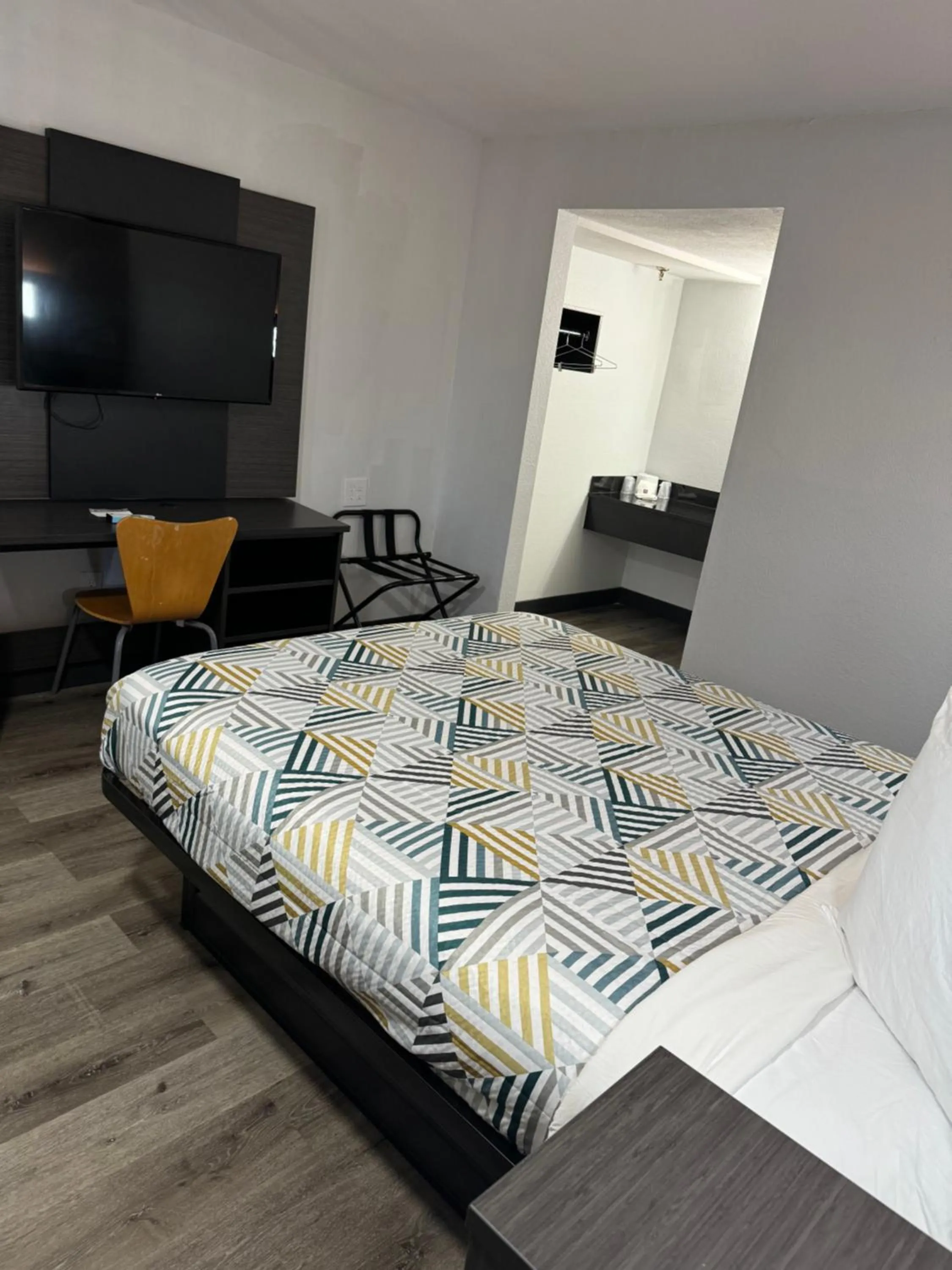 Bed in Motel 6-Bradenton, FL