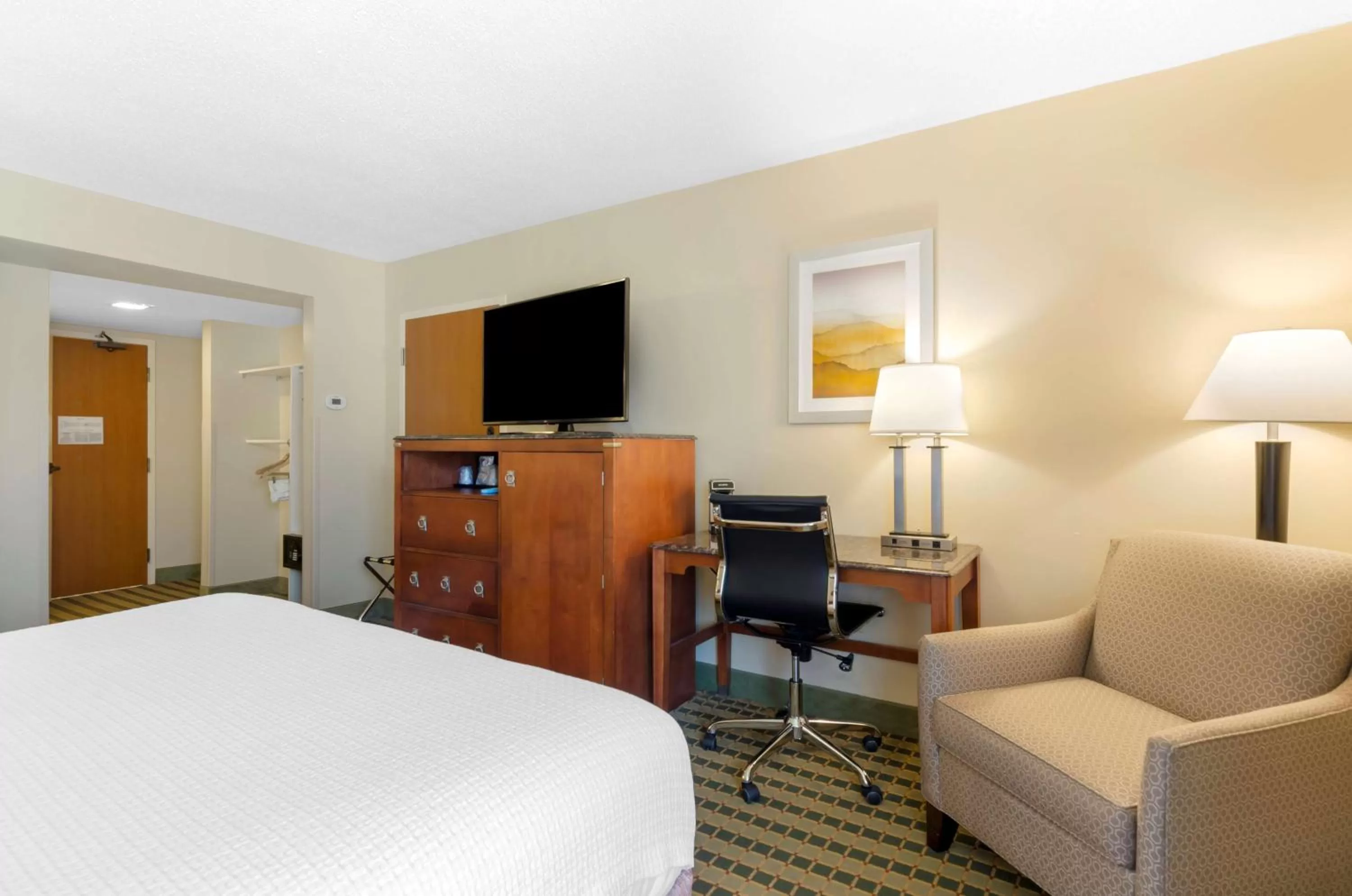 Bedroom, Bed in Best Western North Roanoke