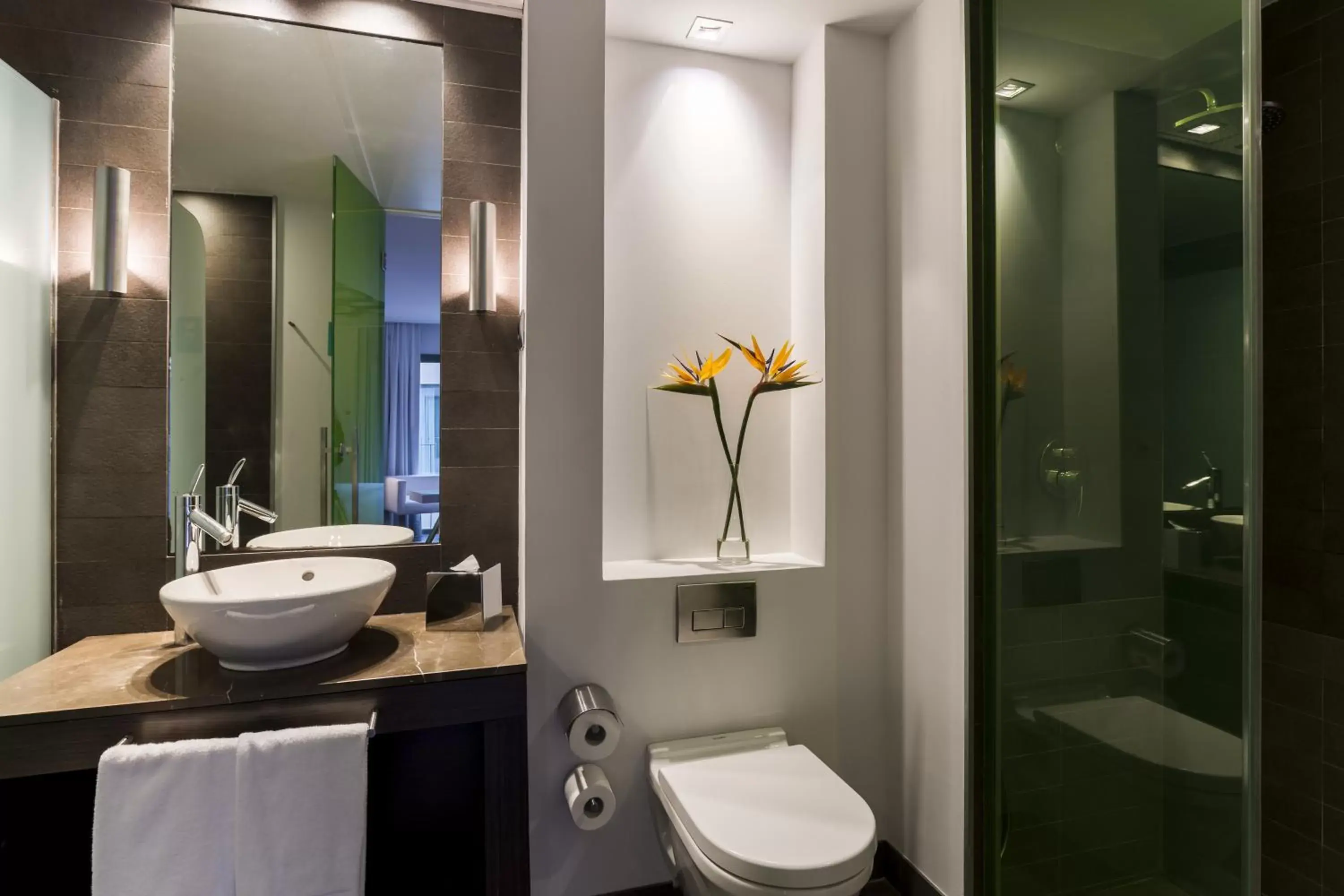 Double or Twin Room with Balcony in Room Mate Carla, Barcelona Double or Twin Room with Balcony in Room Mate Carla, Barcelona