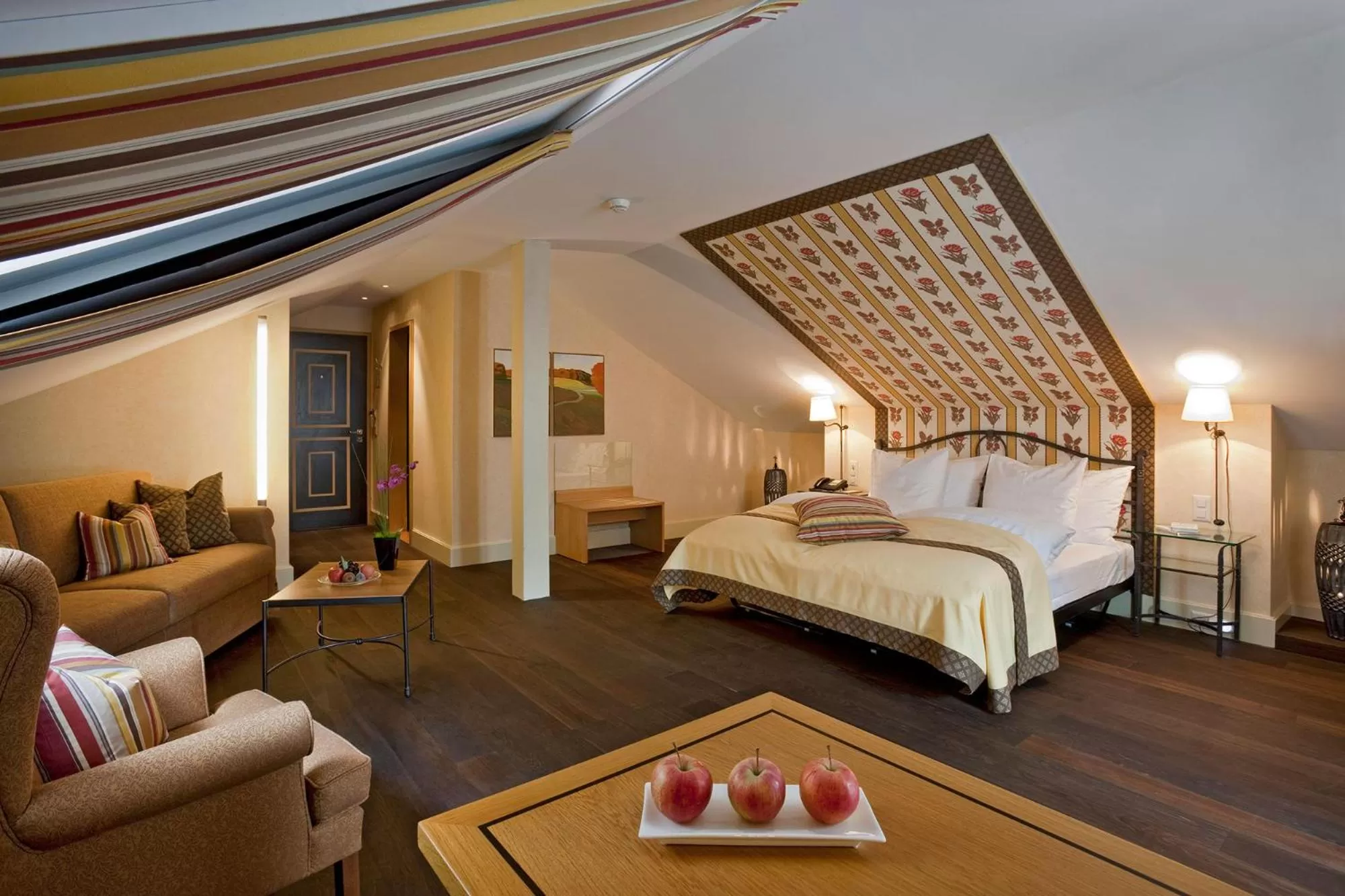 Family Room with Street View in Seehotel Sonne