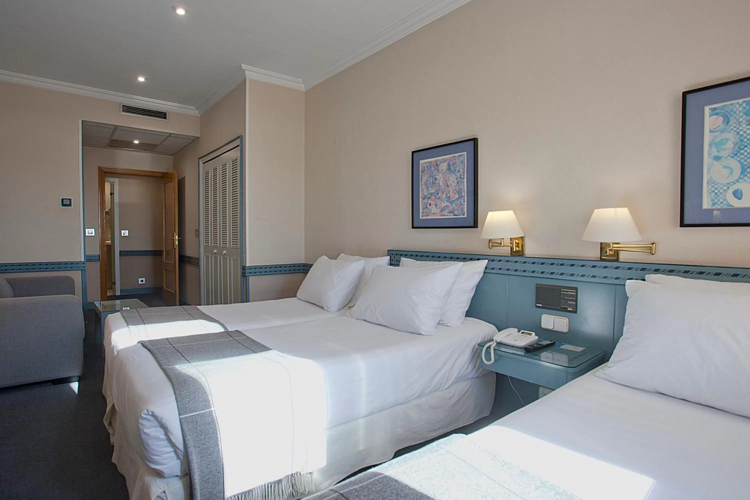 Bed in Espahotel Gran Vía