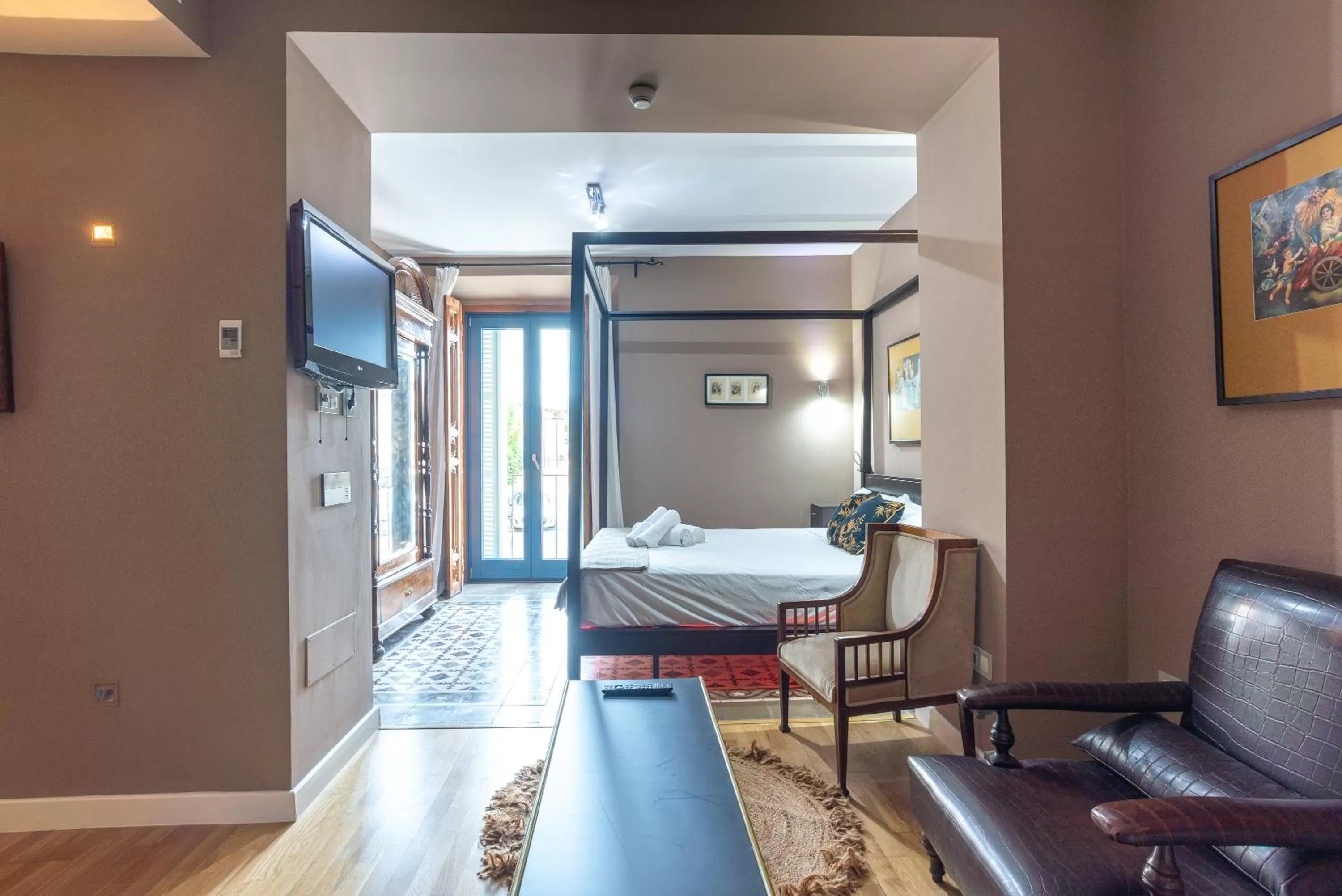 View (from property/room), Bed in Hotel Albaicín