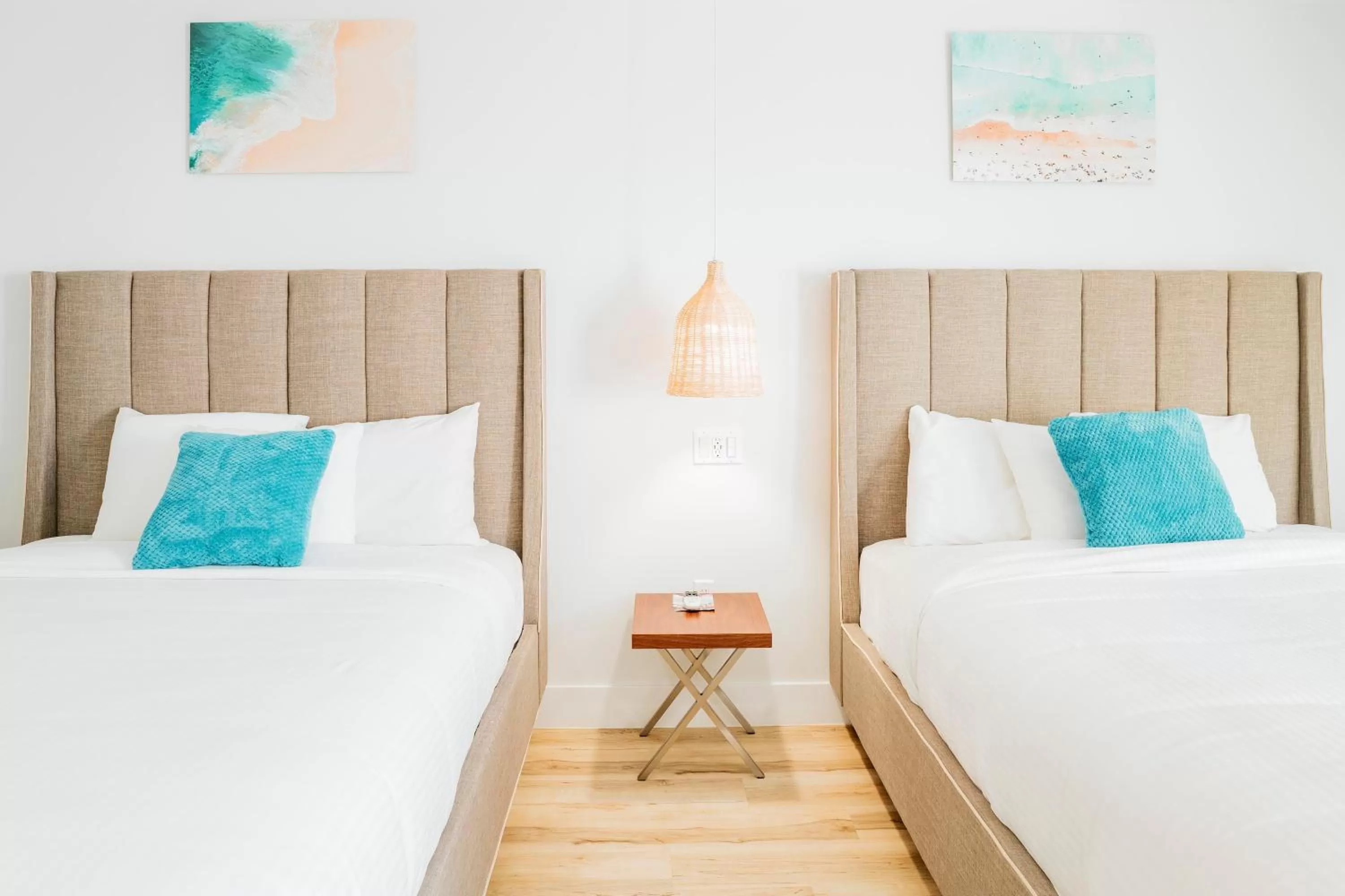 Bed in The Belmont Shore Inn