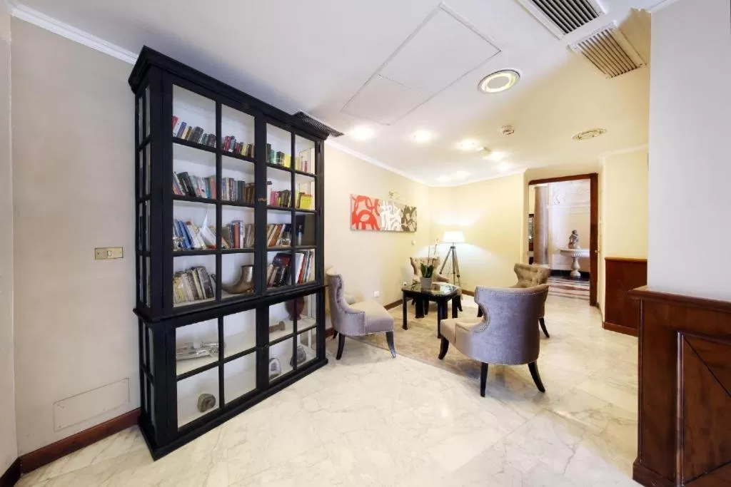 Seating area in Hotel Traiano