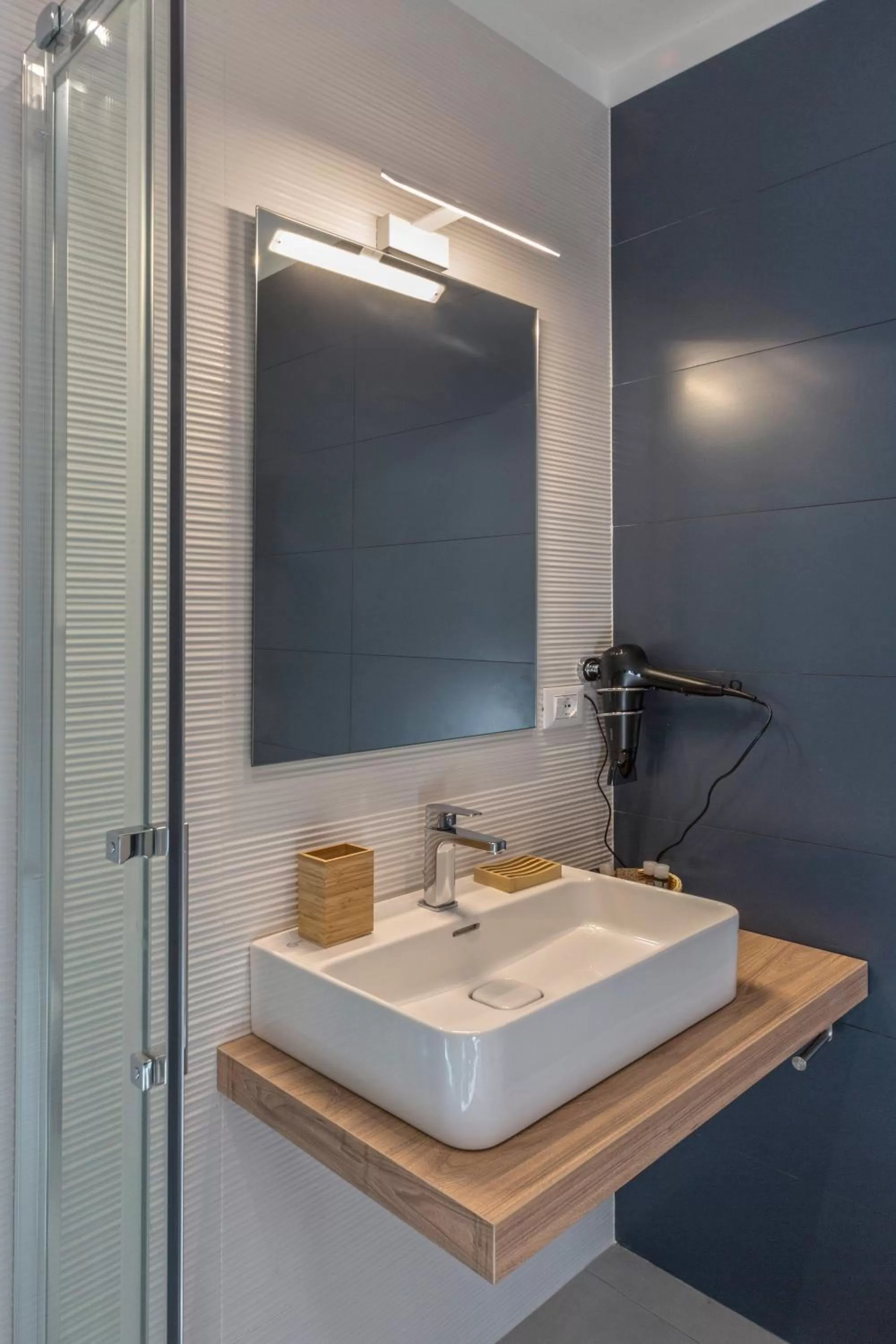 Bathroom in Syraka Camere