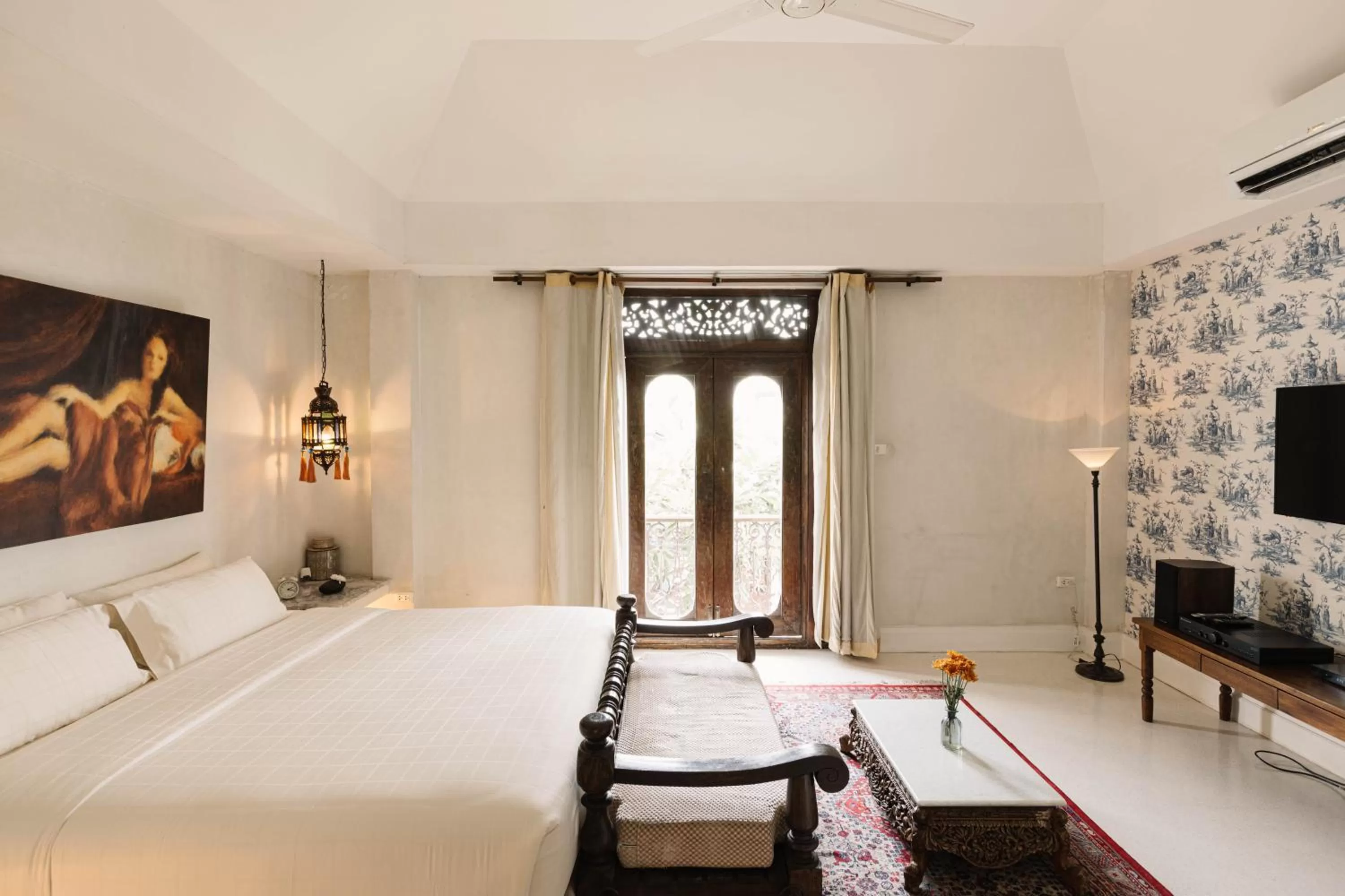 2 Bed room King size Bed and Queen size bed in At Niman