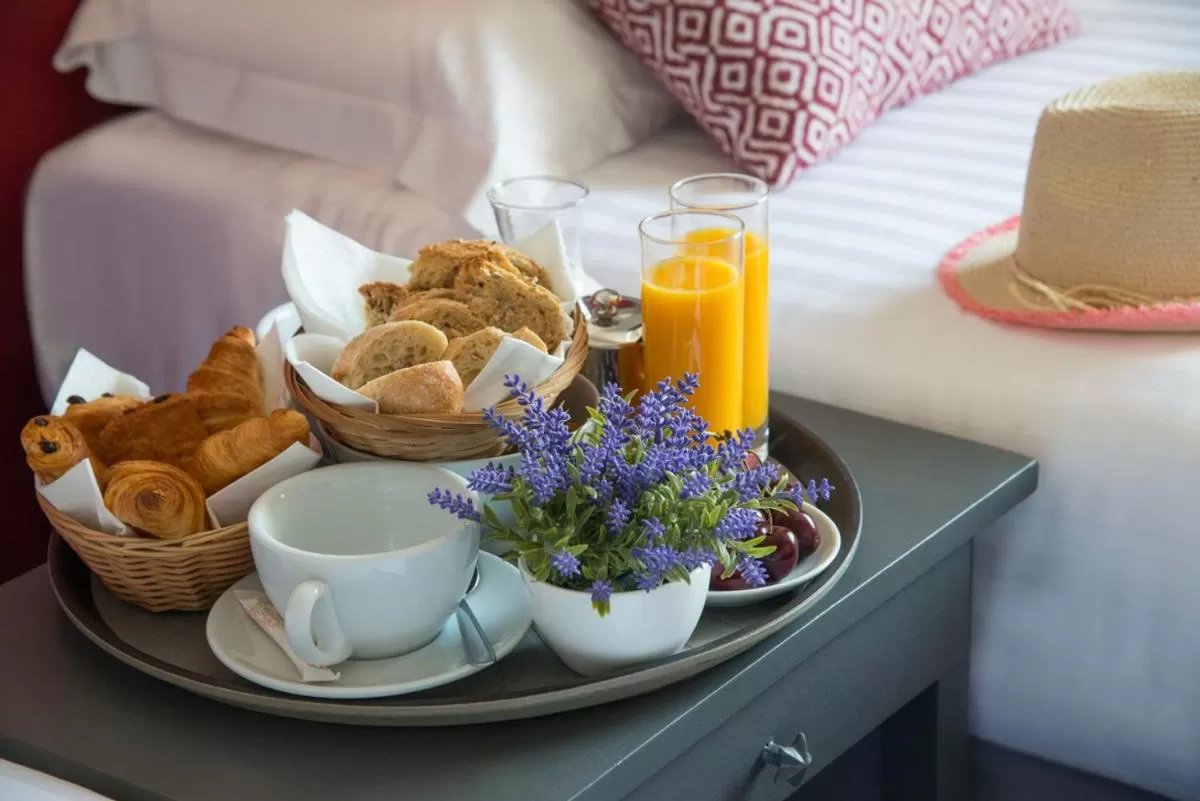 Breakfast, Bed in Hotel du Forum
