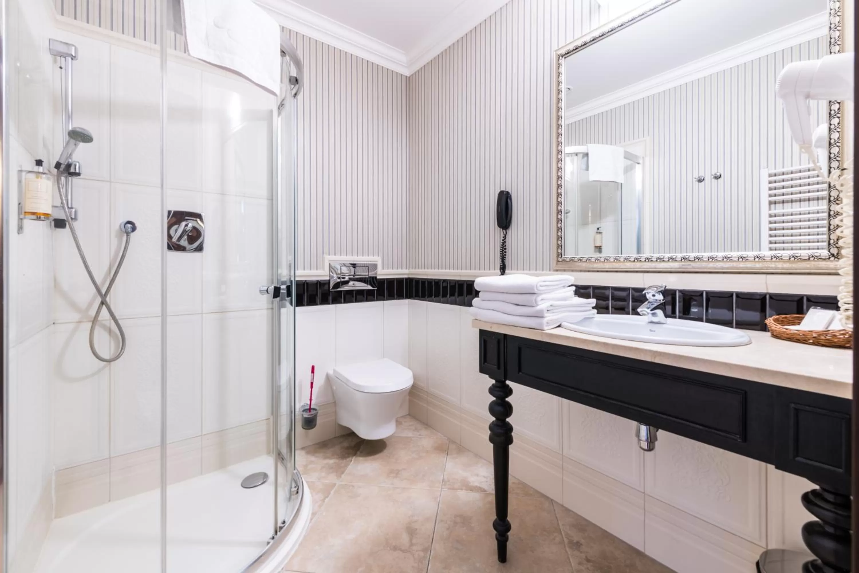 Shower in Hotel St. Bruno