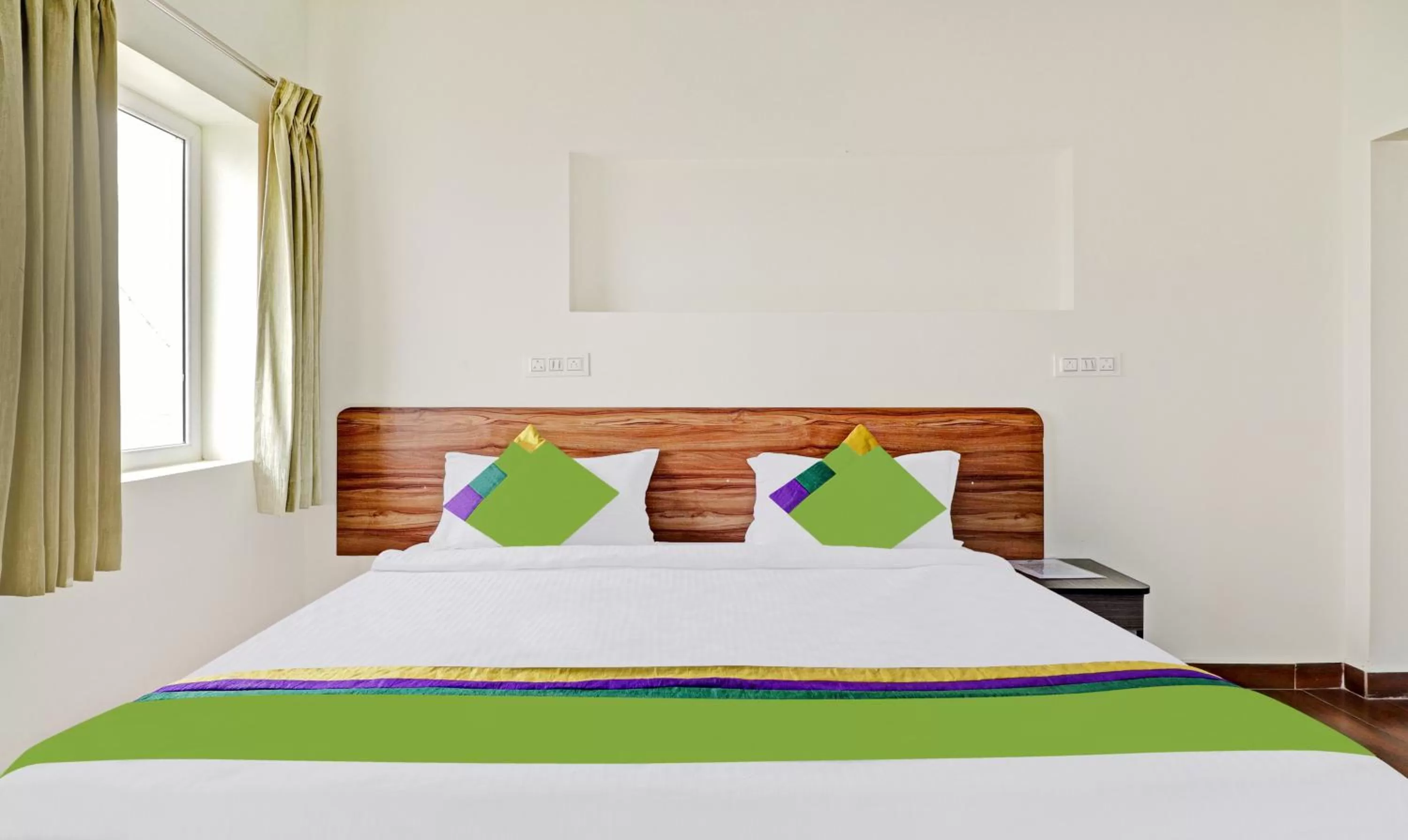 Bedroom, Bed in Treebo Aall Season