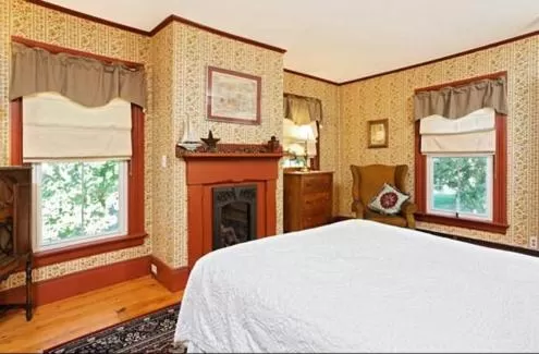 Bed in Black Lantern B&B