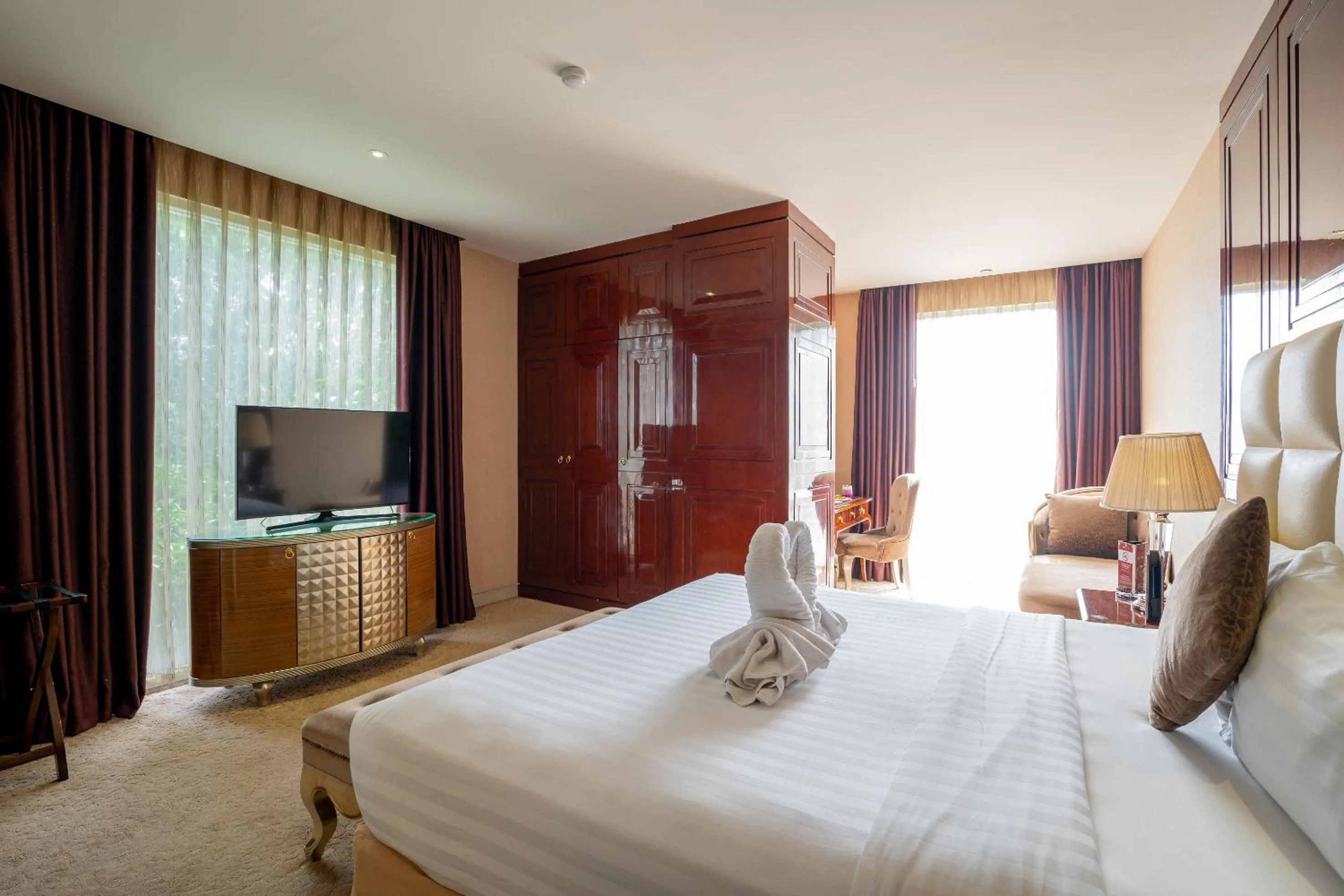 Bedroom, Bed in Belviu Hotel Bandung