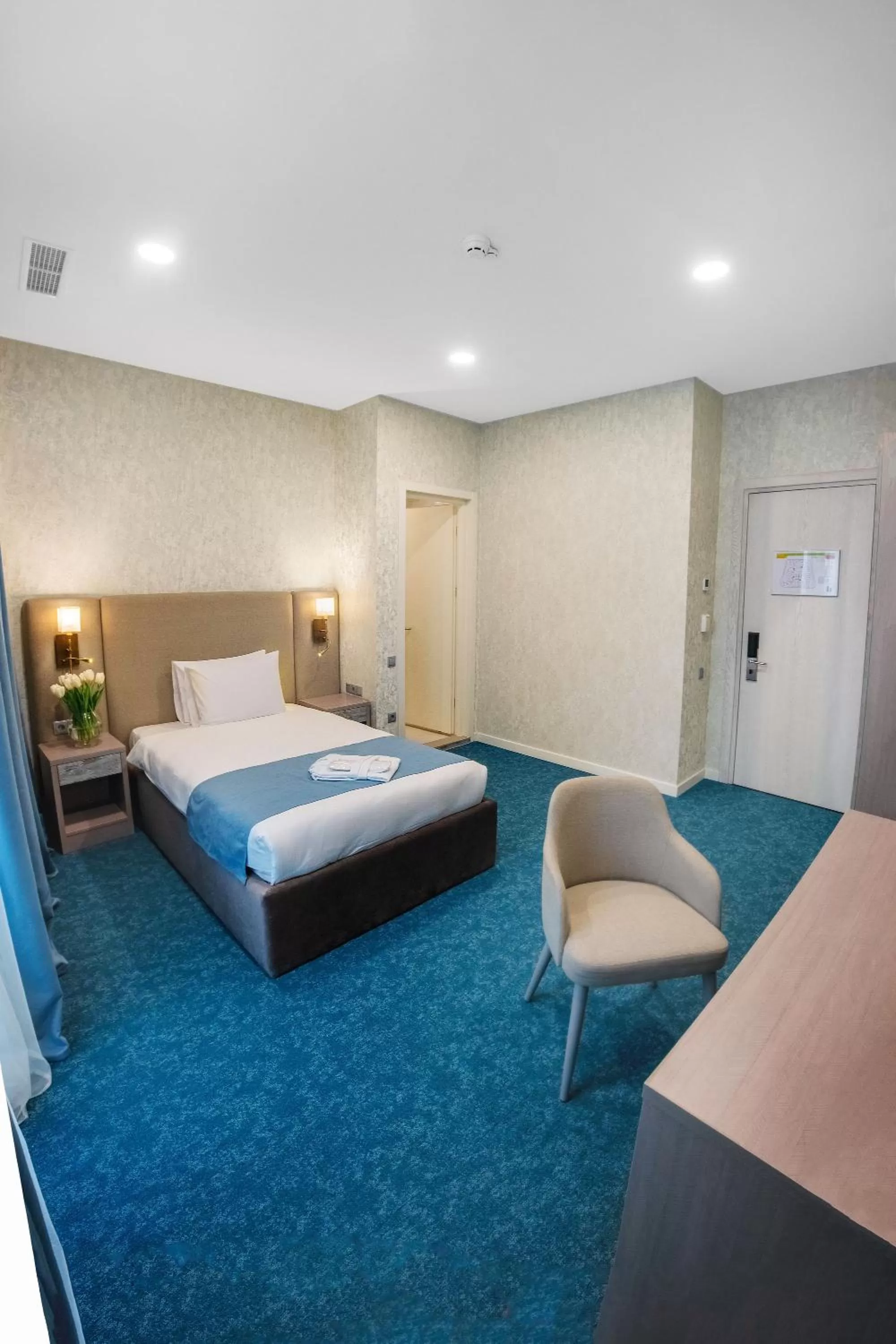 Bedroom, Bed in Meta Business Hotel By King David