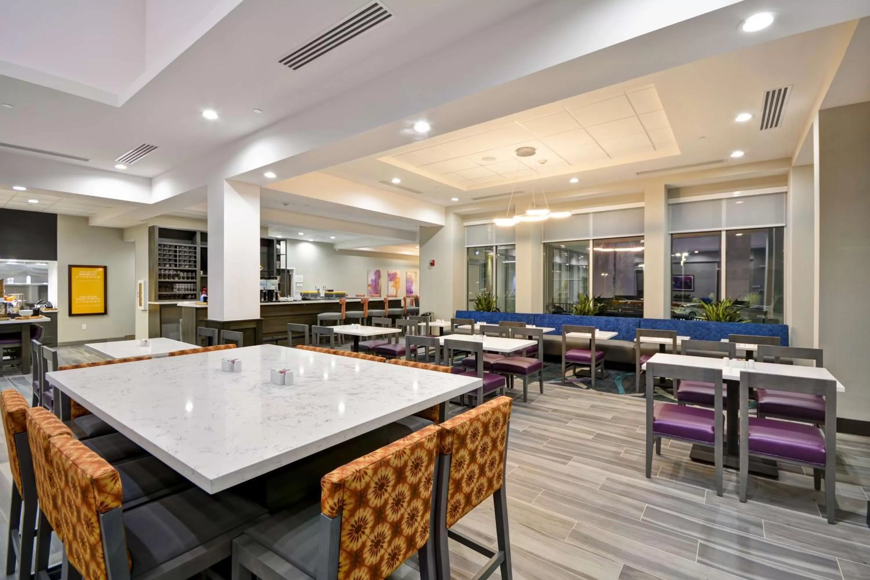 Lounge or bar in Hilton Garden Inn Tulsa-Broken Arrow, OK