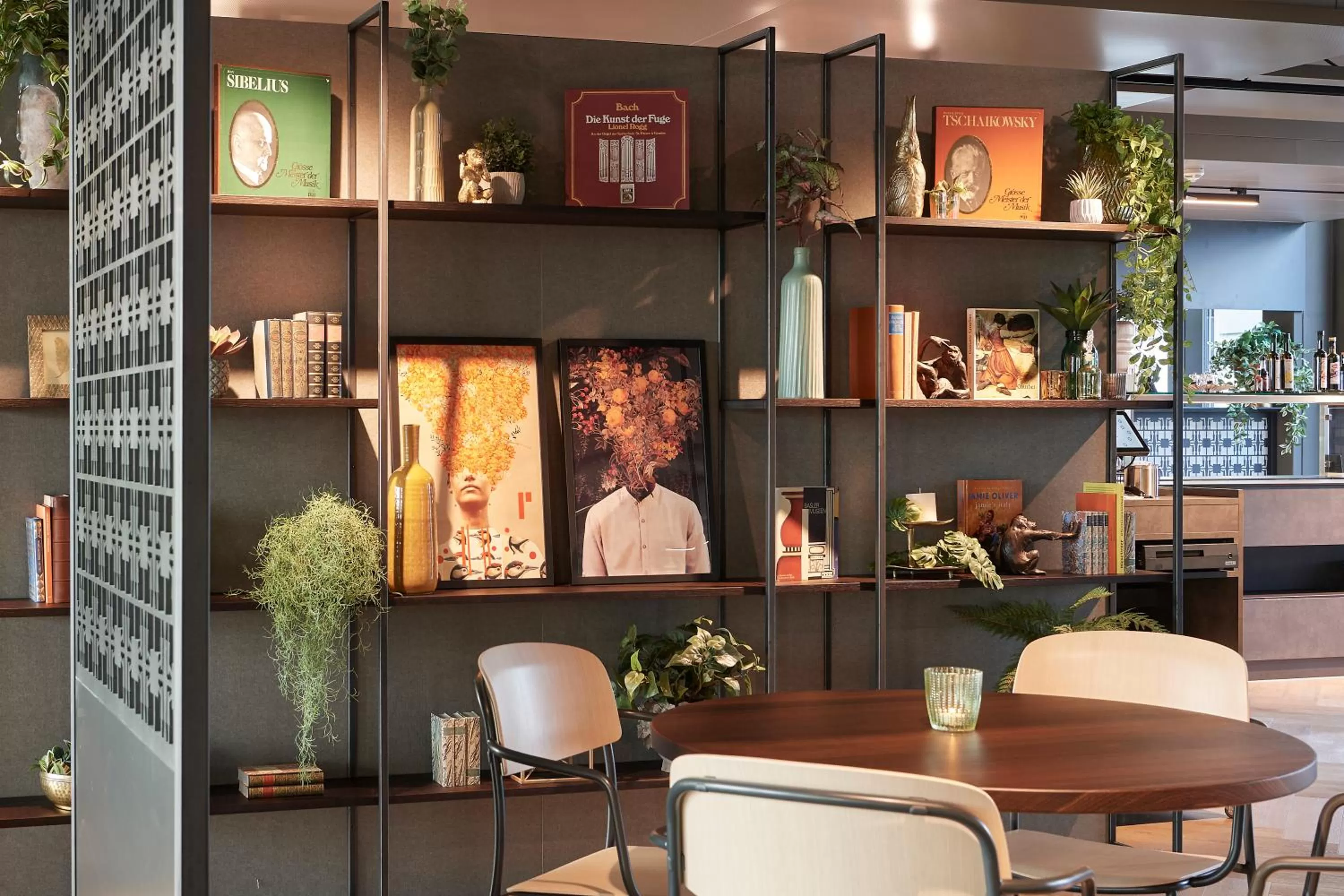 Restaurant/places to eat in Lumen Apartments