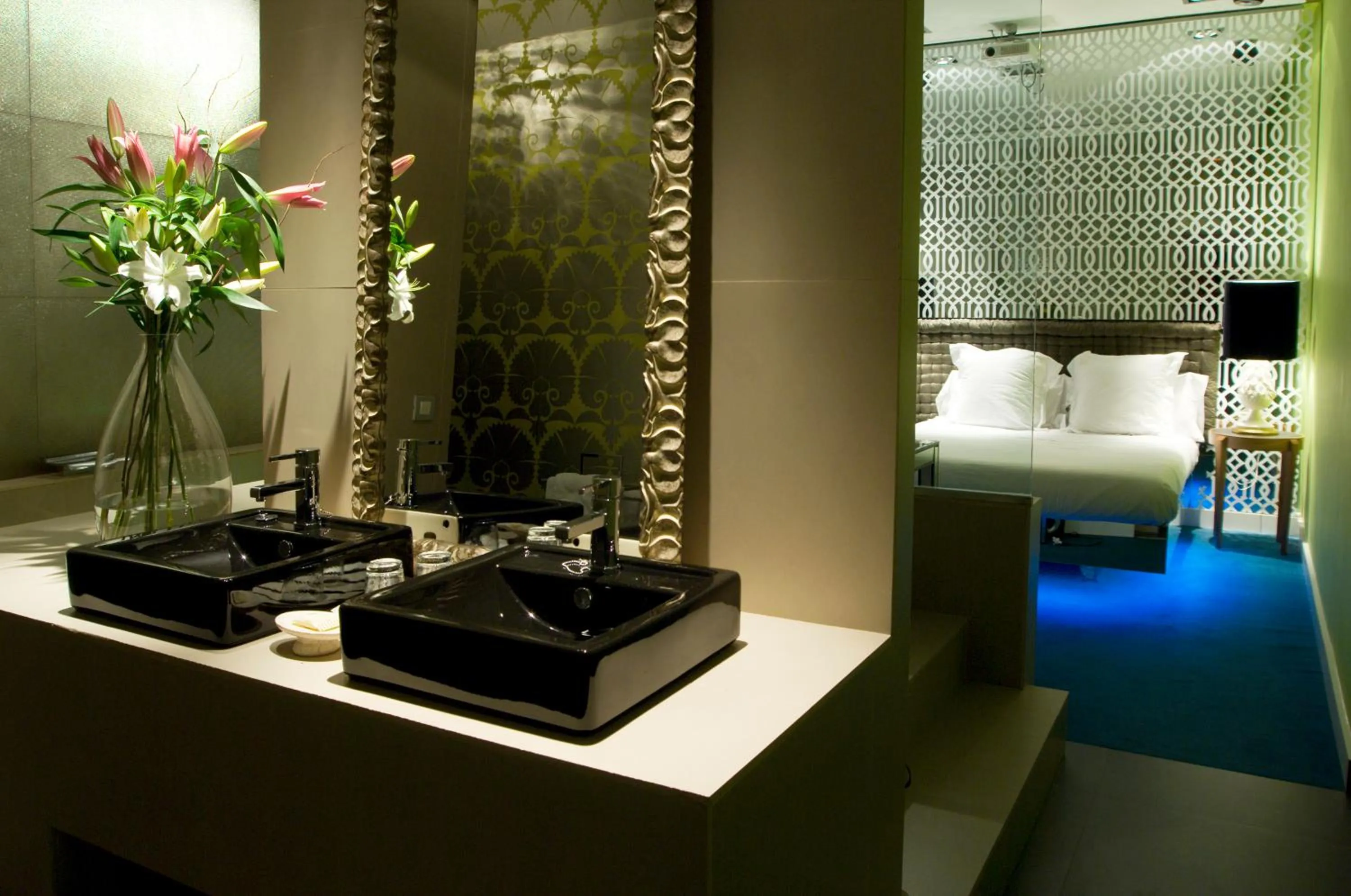 Bathroom, Bed in Abalú Collection Boutique Gran Via