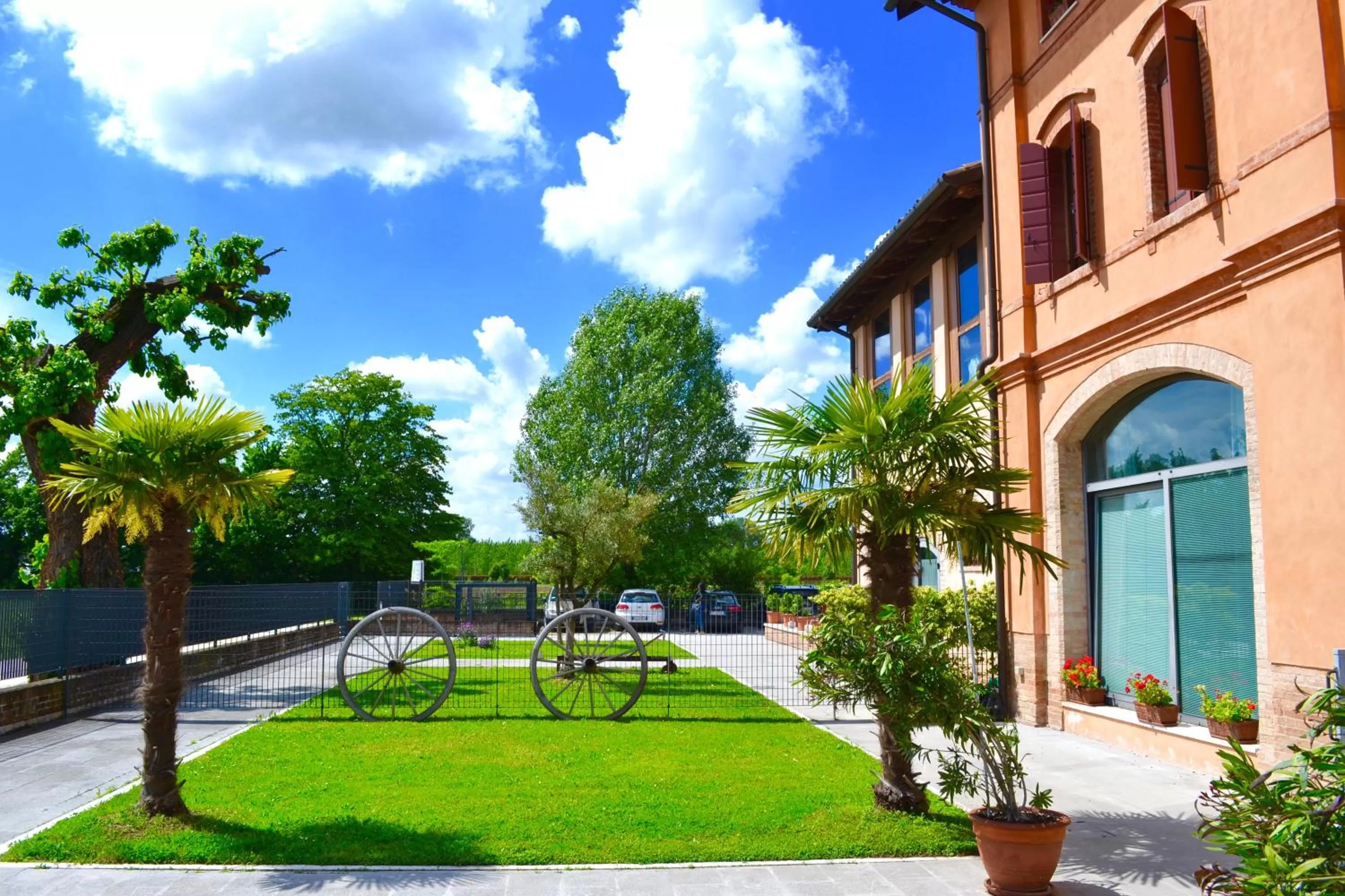 Facade/entrance in RESIDENCE BACO Da SETA