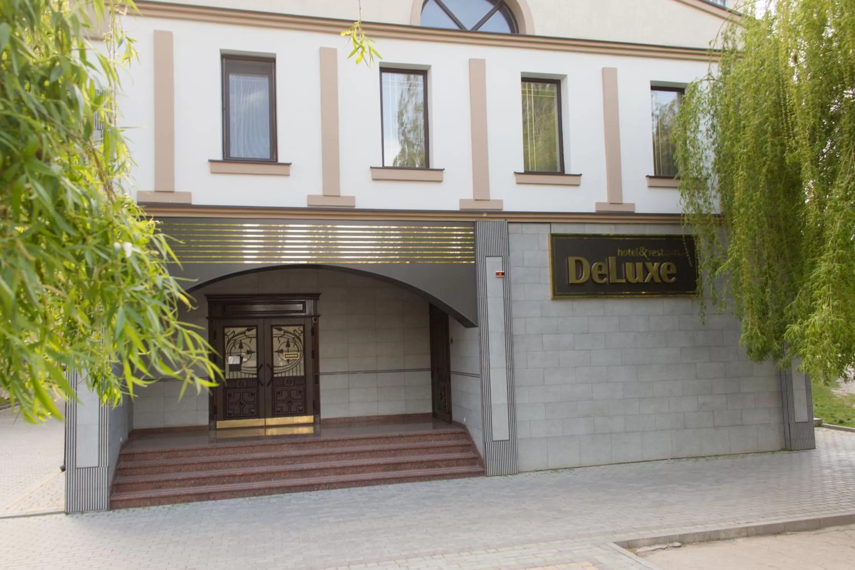 Facade/entrance, Property Building in Boutique Hotel Deluxe