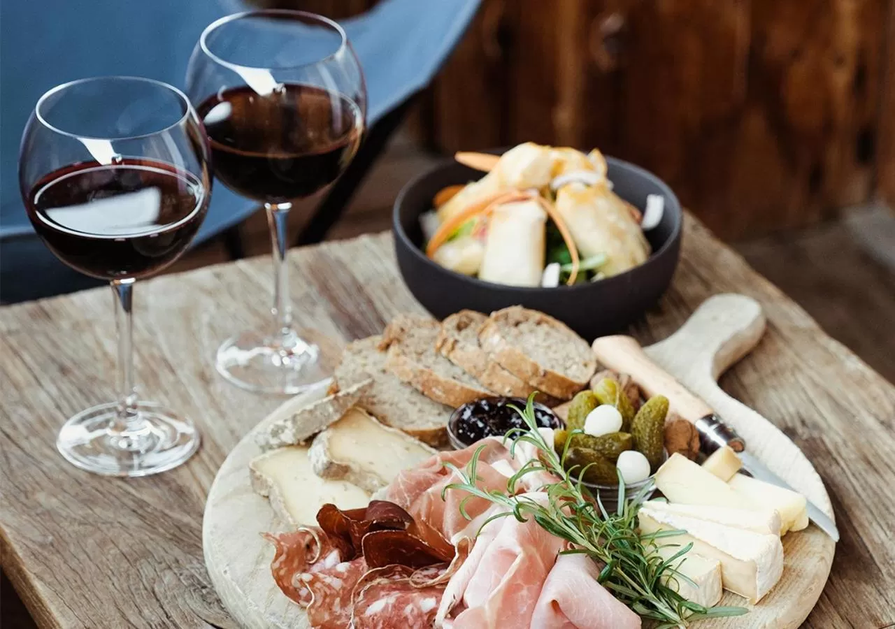 Restaurant/places to eat in Best Western Chalet les Saytels