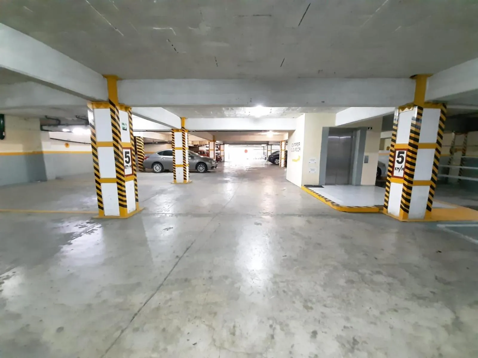 Parking in Paris FC Hotel