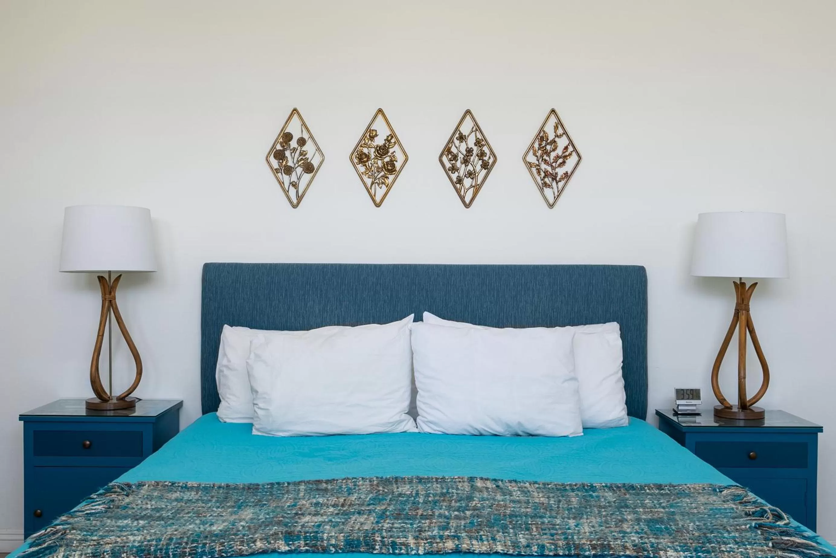 Bed in The Monkey Tree Hotel by AvantStay