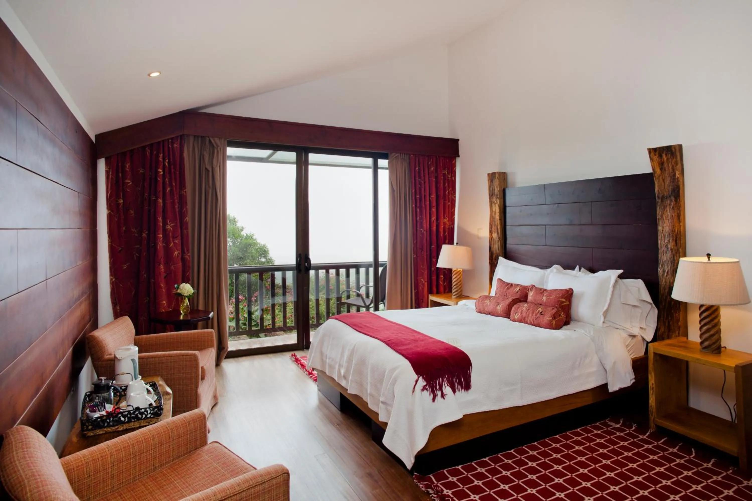 Bedroom, Bed in Poas Volcano Lodge