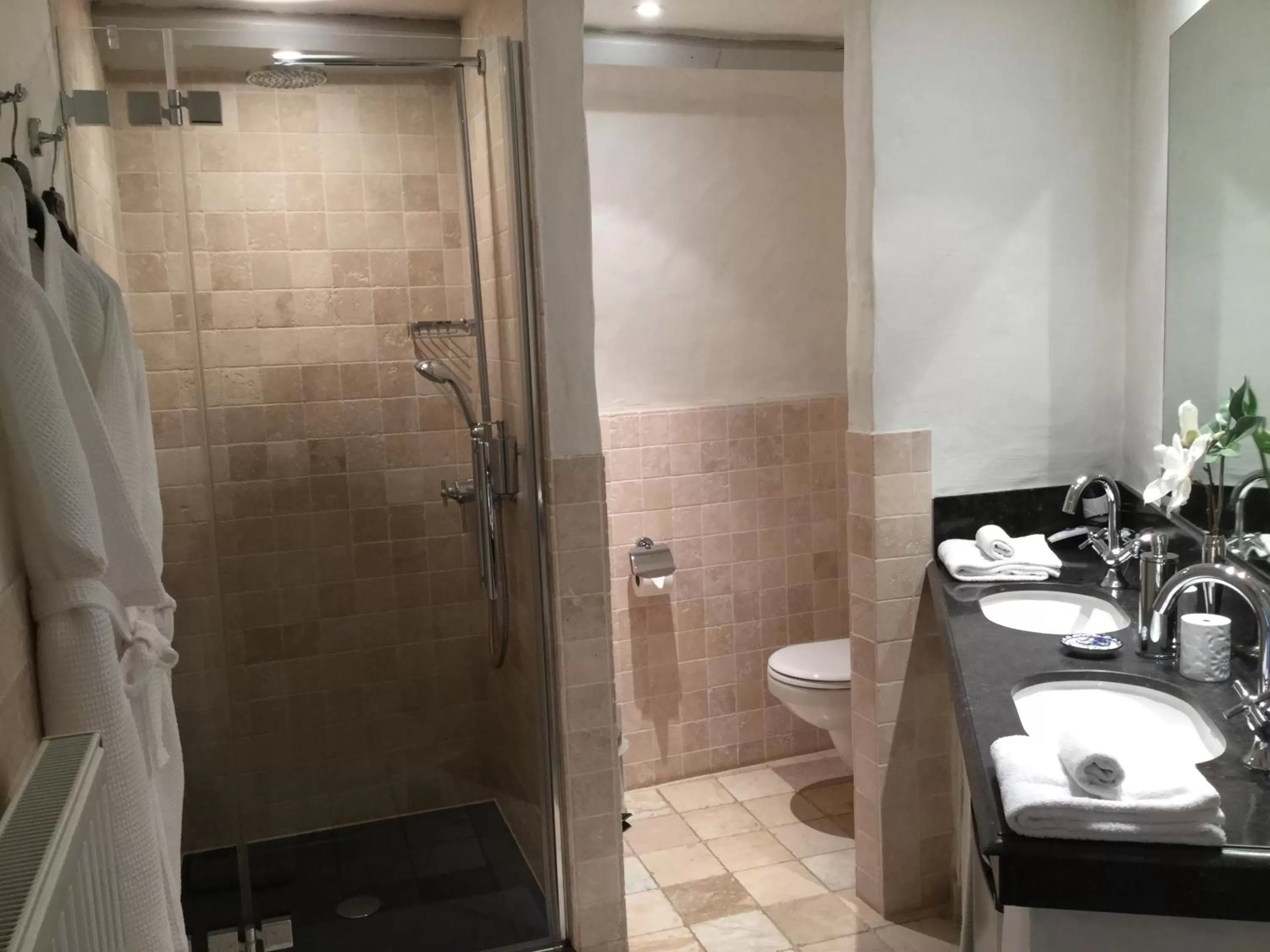 Decorative detail, Bathroom in B&B Auberge De Klasse