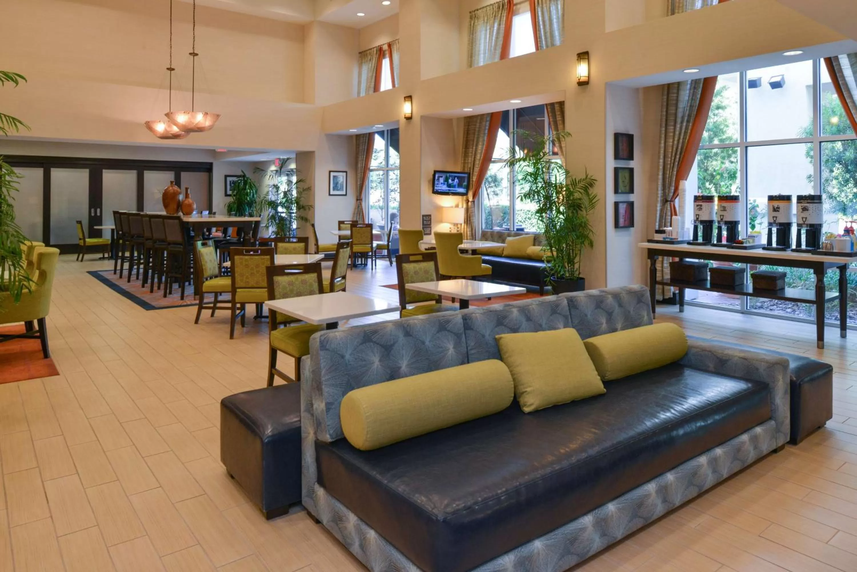 Lobby or reception in Hampton Inn & Suites - Ocala