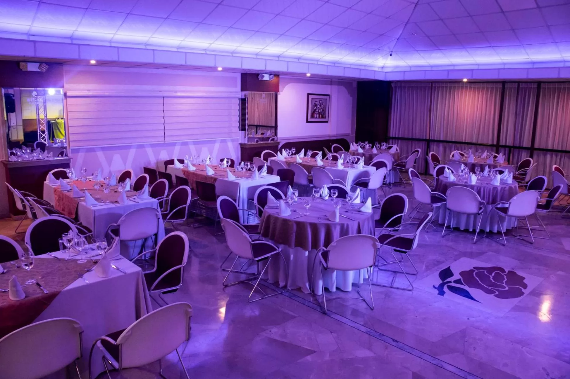 Restaurant/Places to Eat in REGAL HOTEL