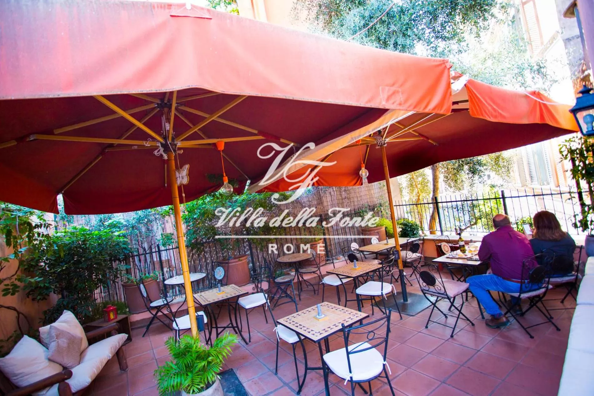 People in Villa della Fonte