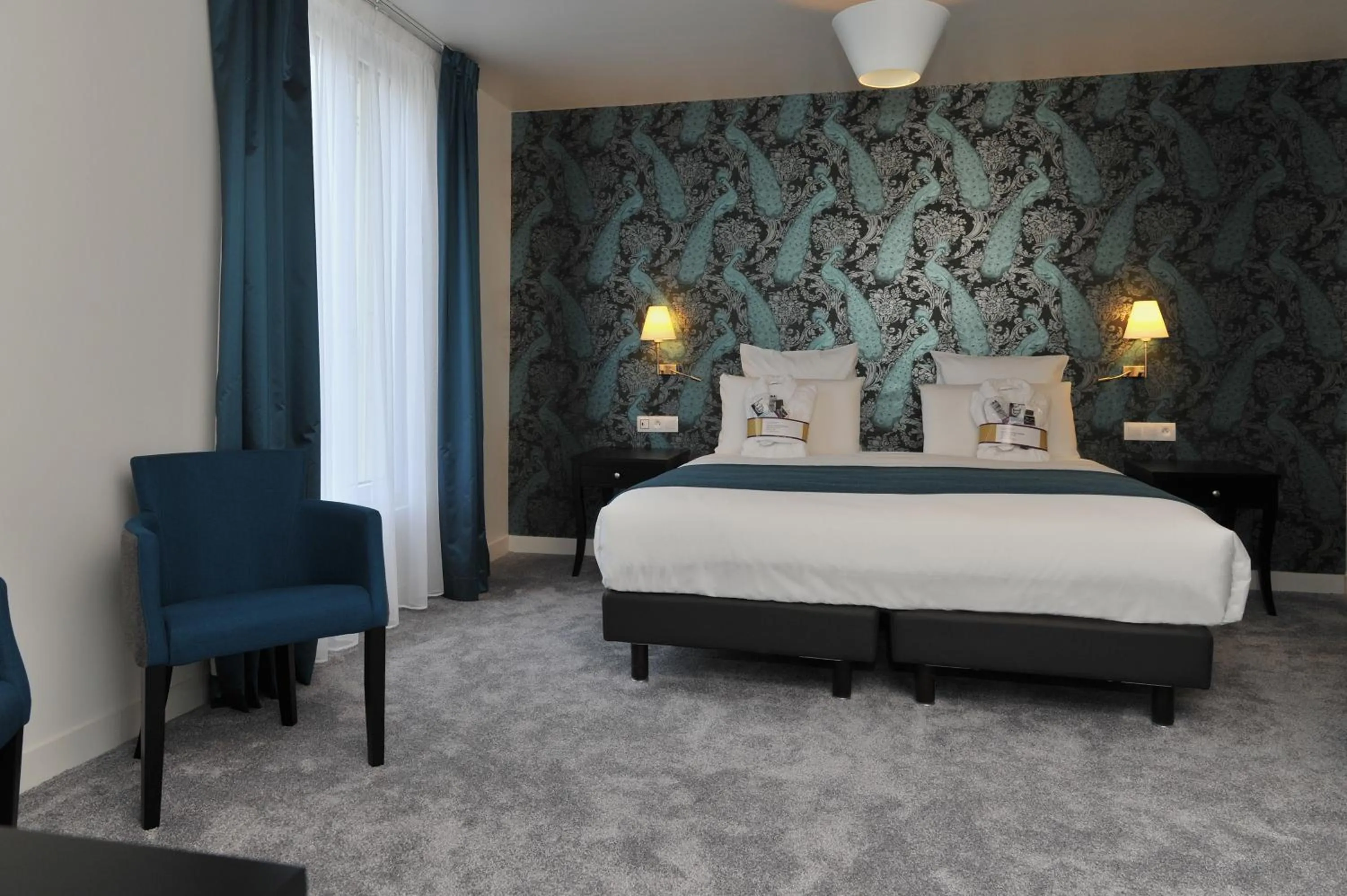 Bedroom, Bed in Mercure Paris Saint Cloud Hippodrome