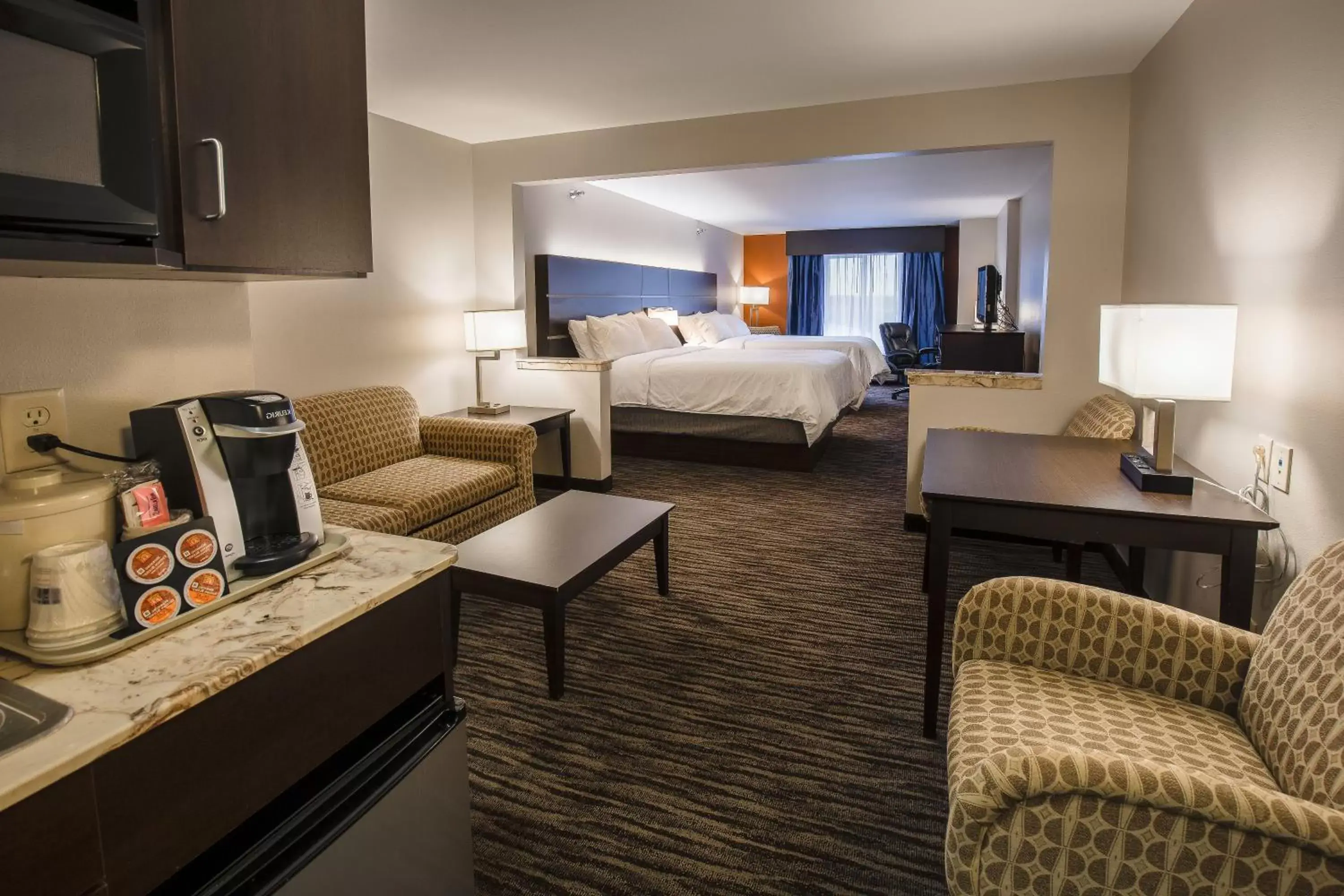 Queen Suite with Two Queen Beds in Holiday Inn Express Hotel & Suites Sioux Falls-Brandon by IHG Queen Suite with Two Queen Beds in Holiday Inn Express Hotel & Suites Sioux Falls-Brandon by IHG