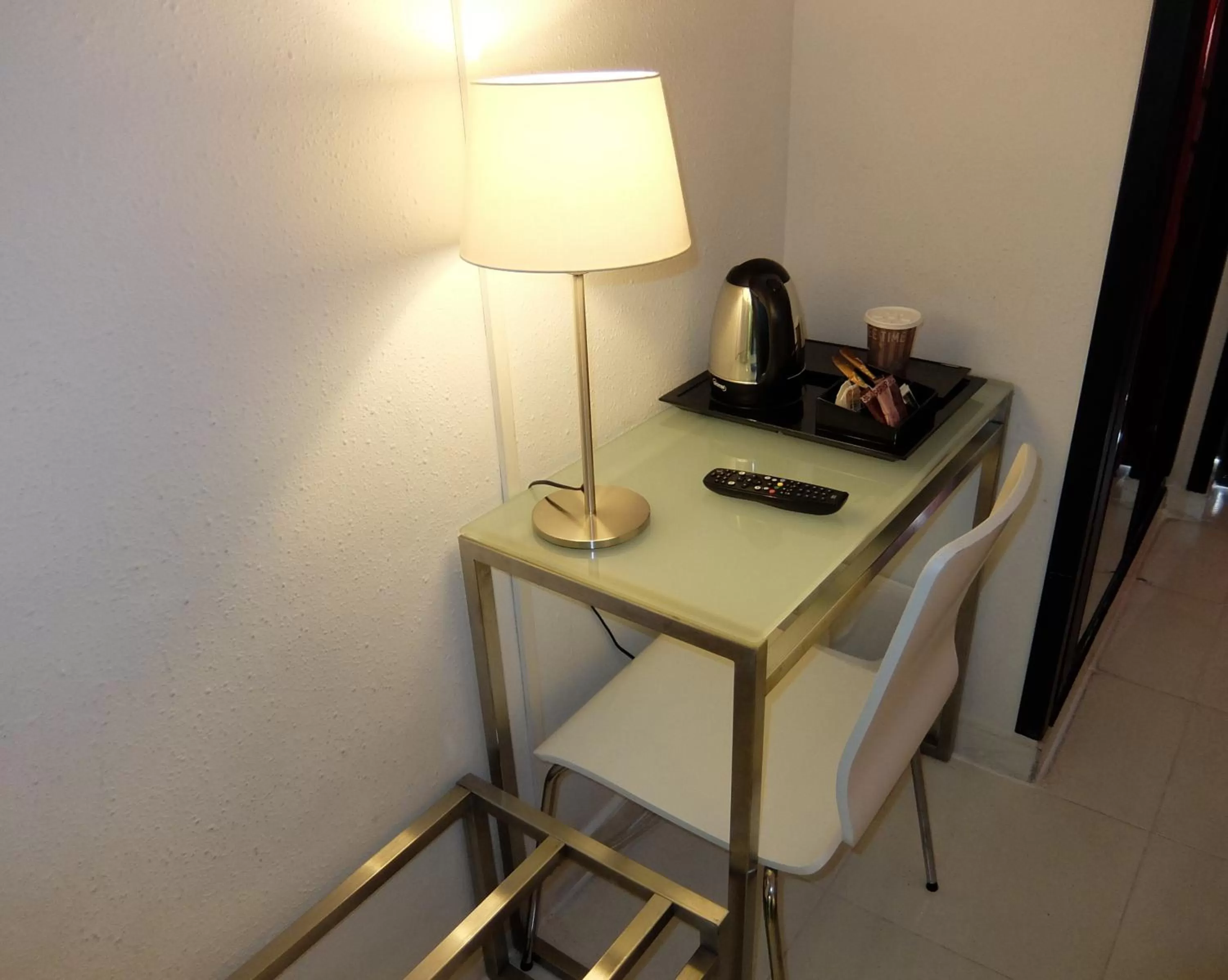 Coffee/tea facilities in Hotel Medicis