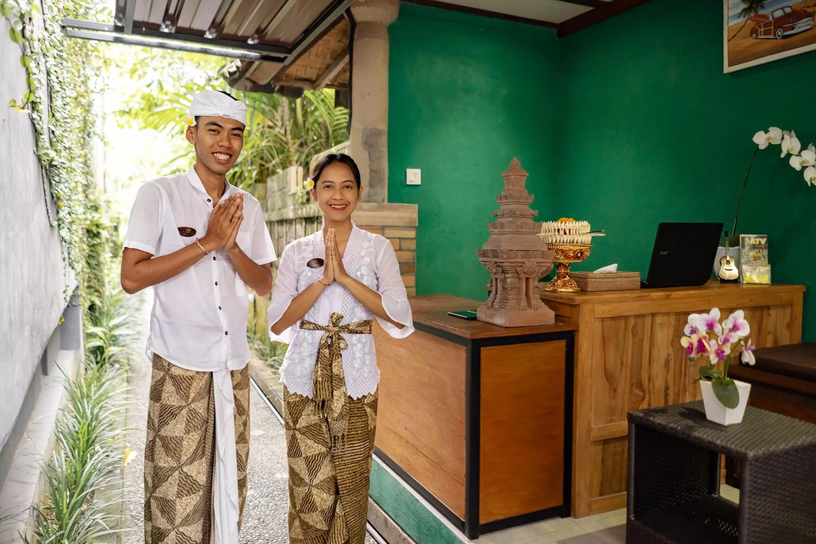 Staff in Kubu Rama Ubud Cottage