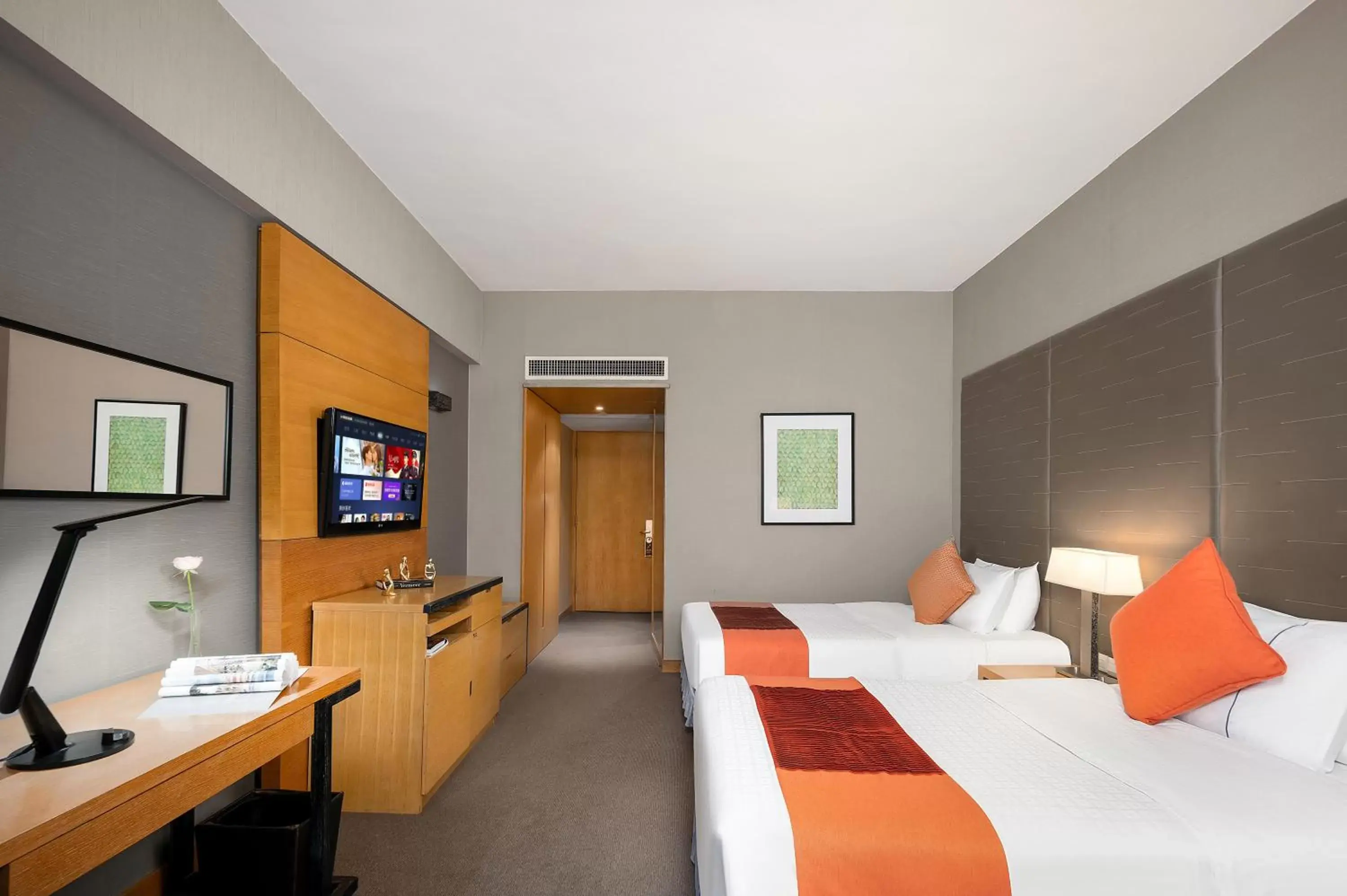 Superior Twin Room in Jianguo Hotel Guangzhou Superior Twin Room in Jianguo Hotel Guangzhou