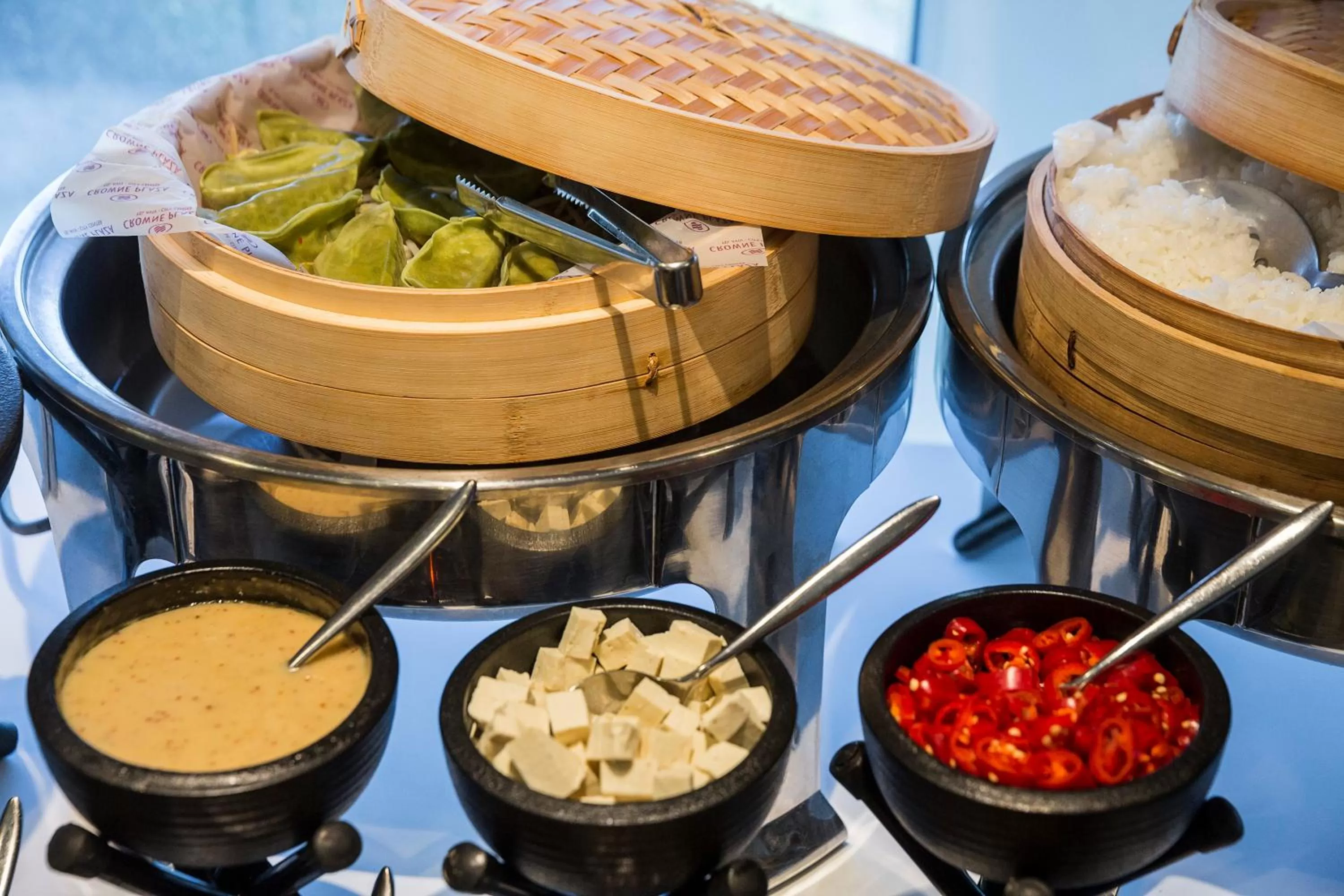 Restaurant/places to eat in Crowne Plaza Tel Aviv City Center by IHG