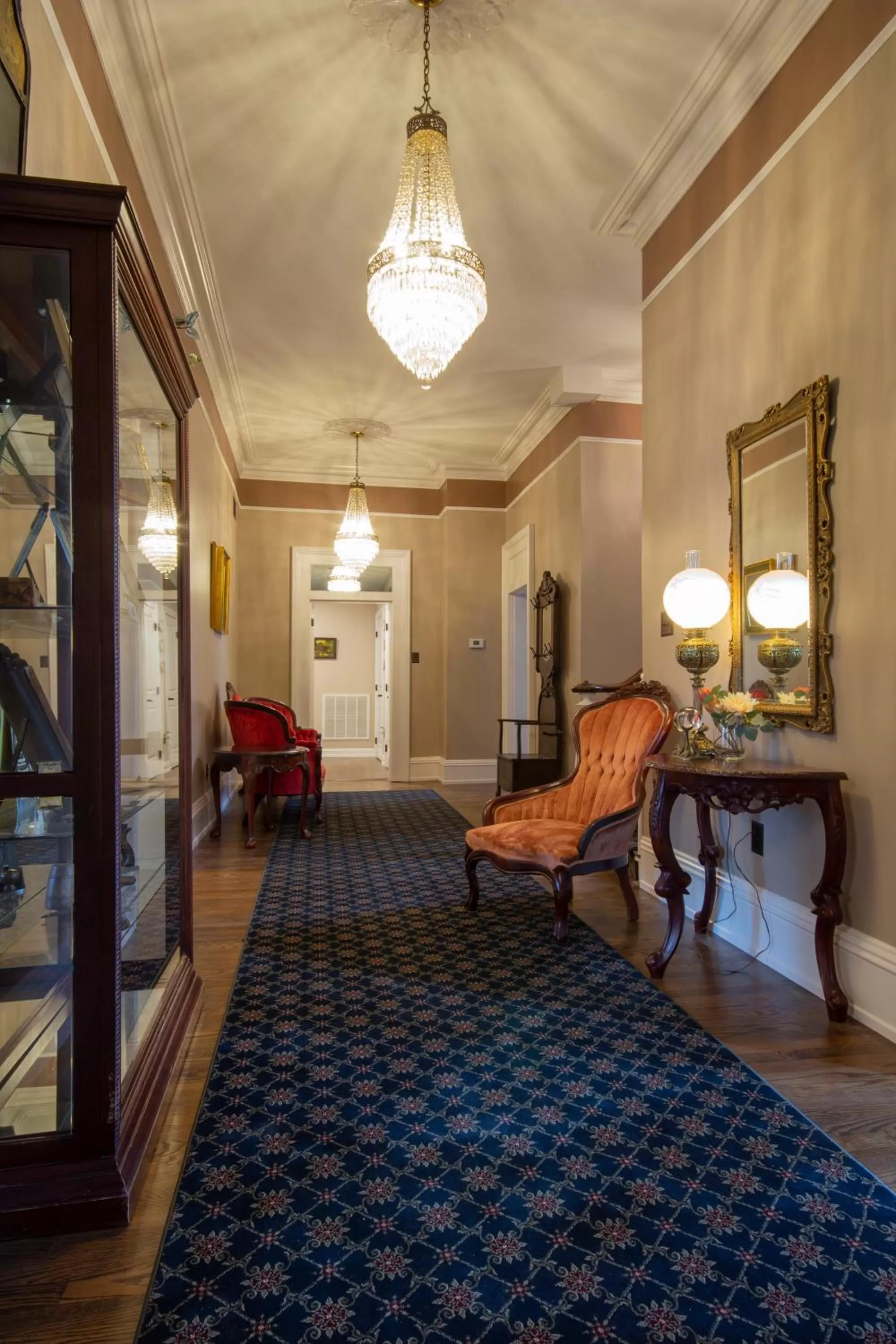 Property building, Bed in Belle Louise Historic Bed & Breakfast