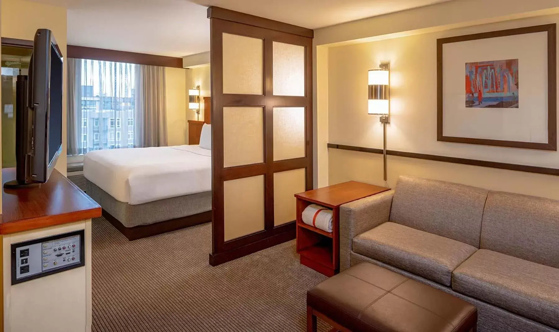 King Room with Sofa Bed and Accessible Tub - Disability Access in Hyatt Place Seattle Downtown King Room with Sofa Bed and Accessible Tub - Disability Access in Hyatt Place Seattle Downtown